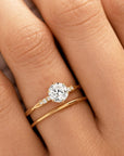 Elegant Moissanite Ashes Ring for Lasting Memories