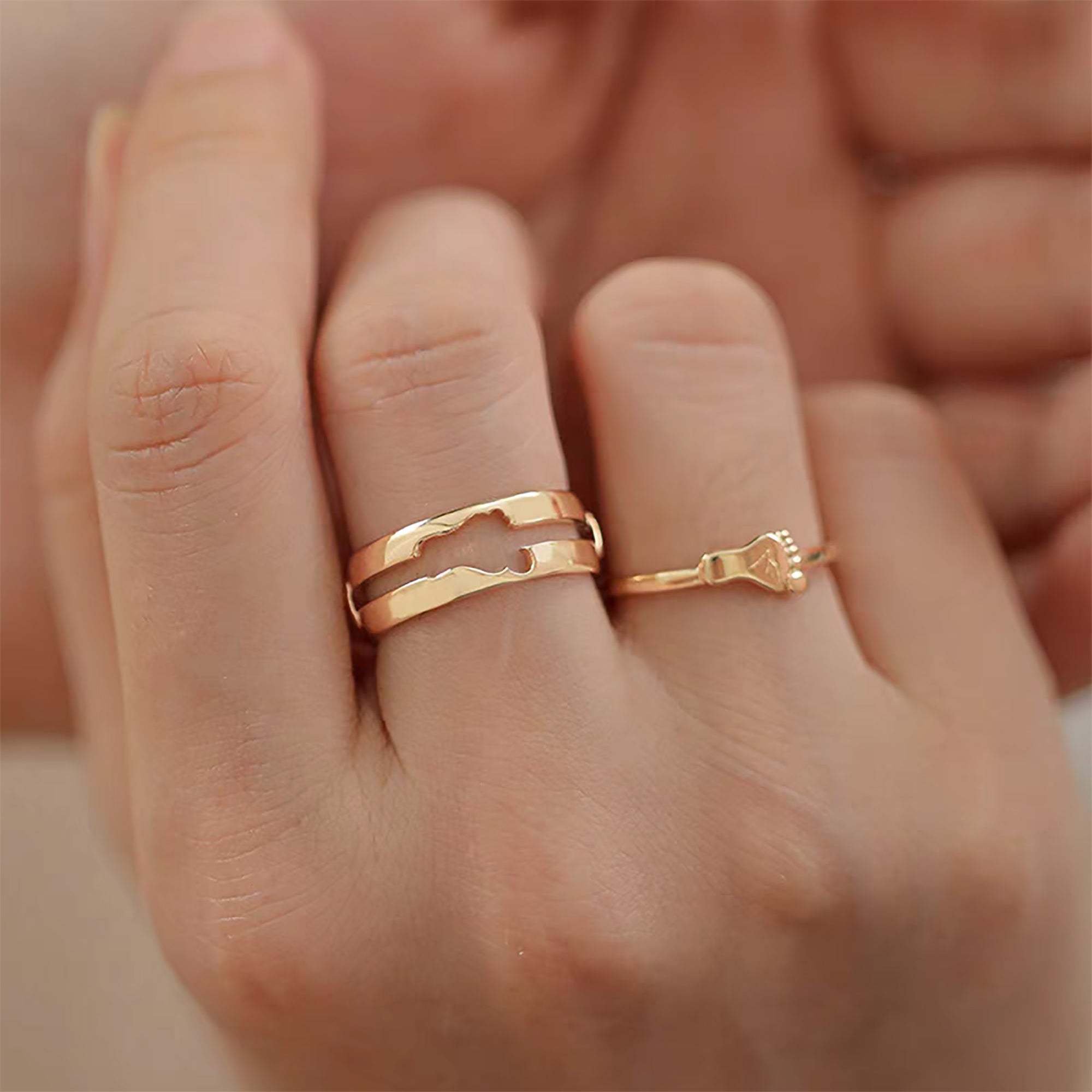 Gift the Sparkle Symphony Footprint Ring Set
