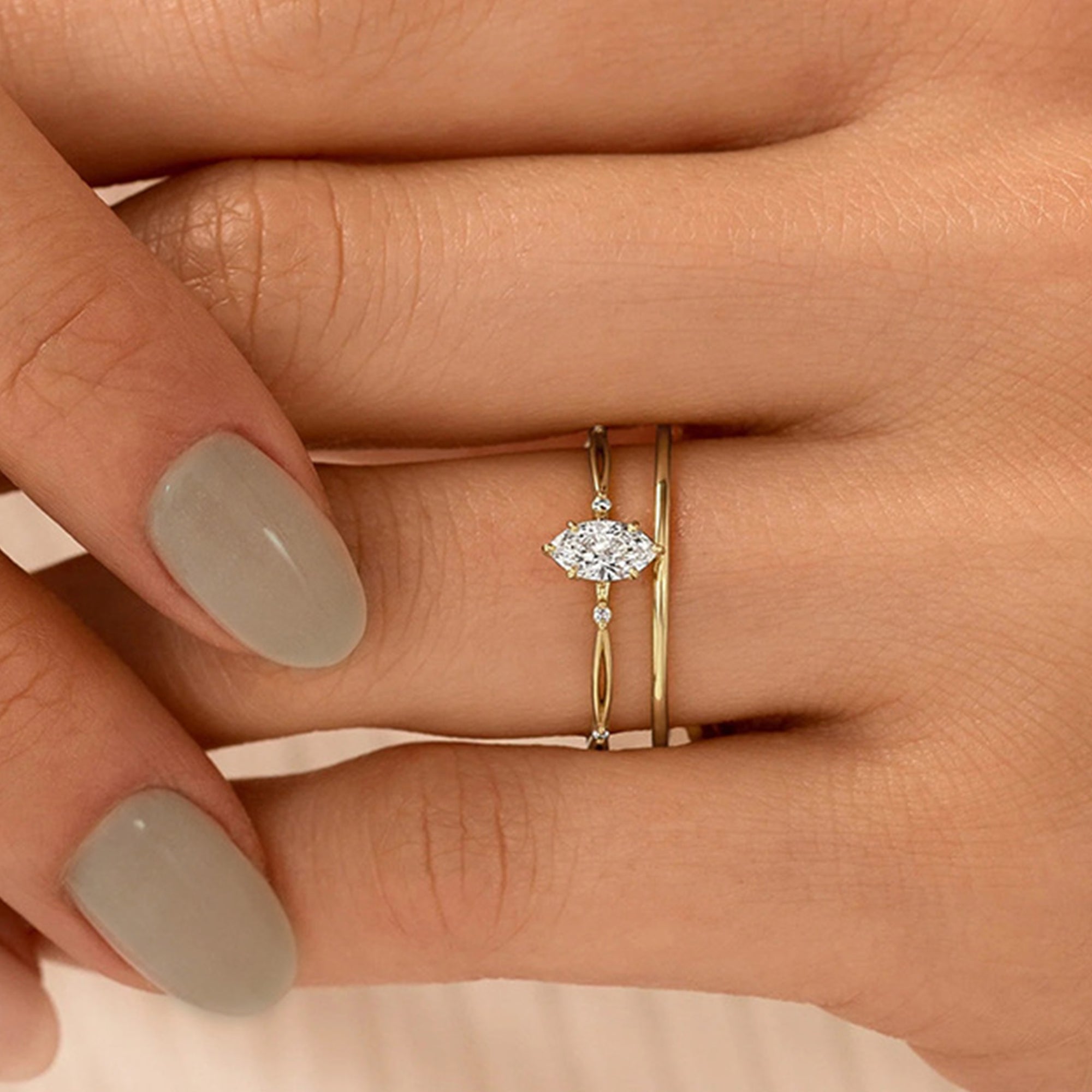 Love in Every Detail: Moissanite Ashes Ring