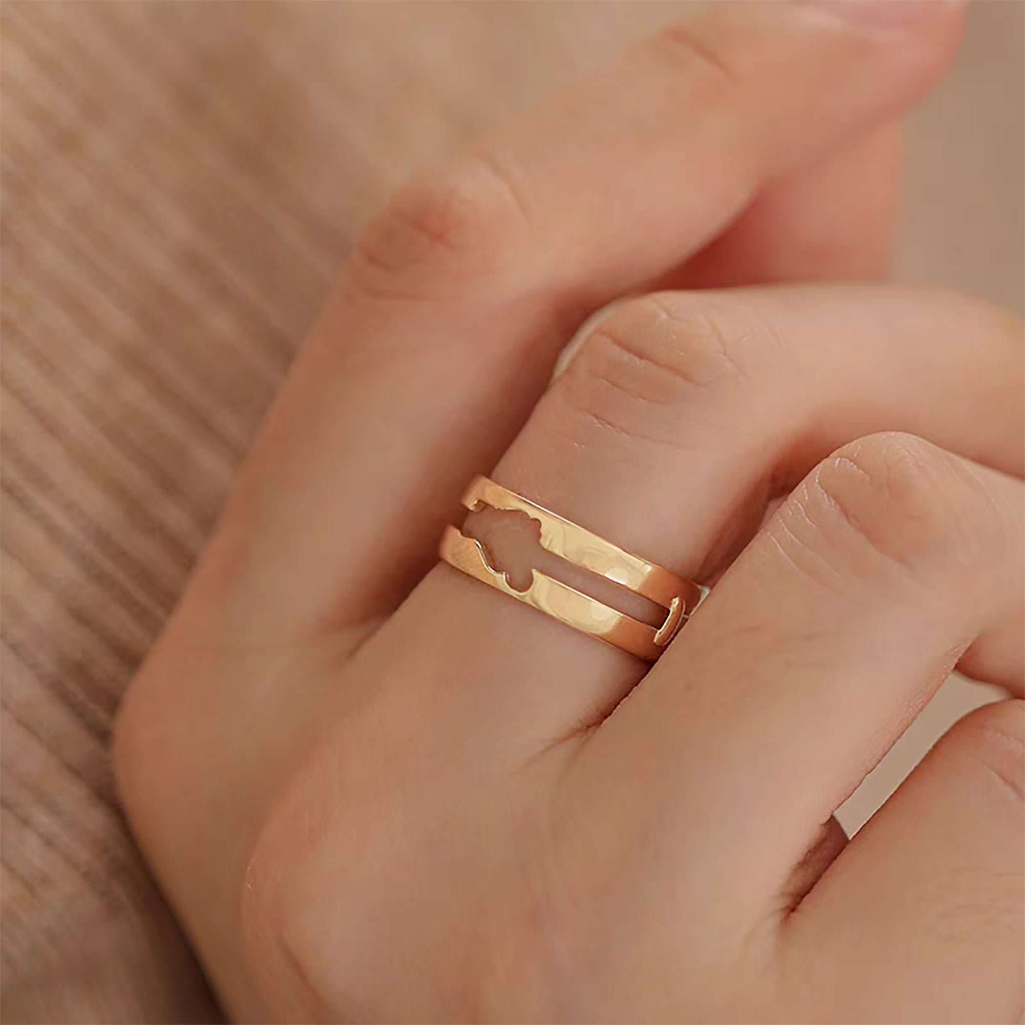 Gift the Sparkle Symphony Footprint Ring Set