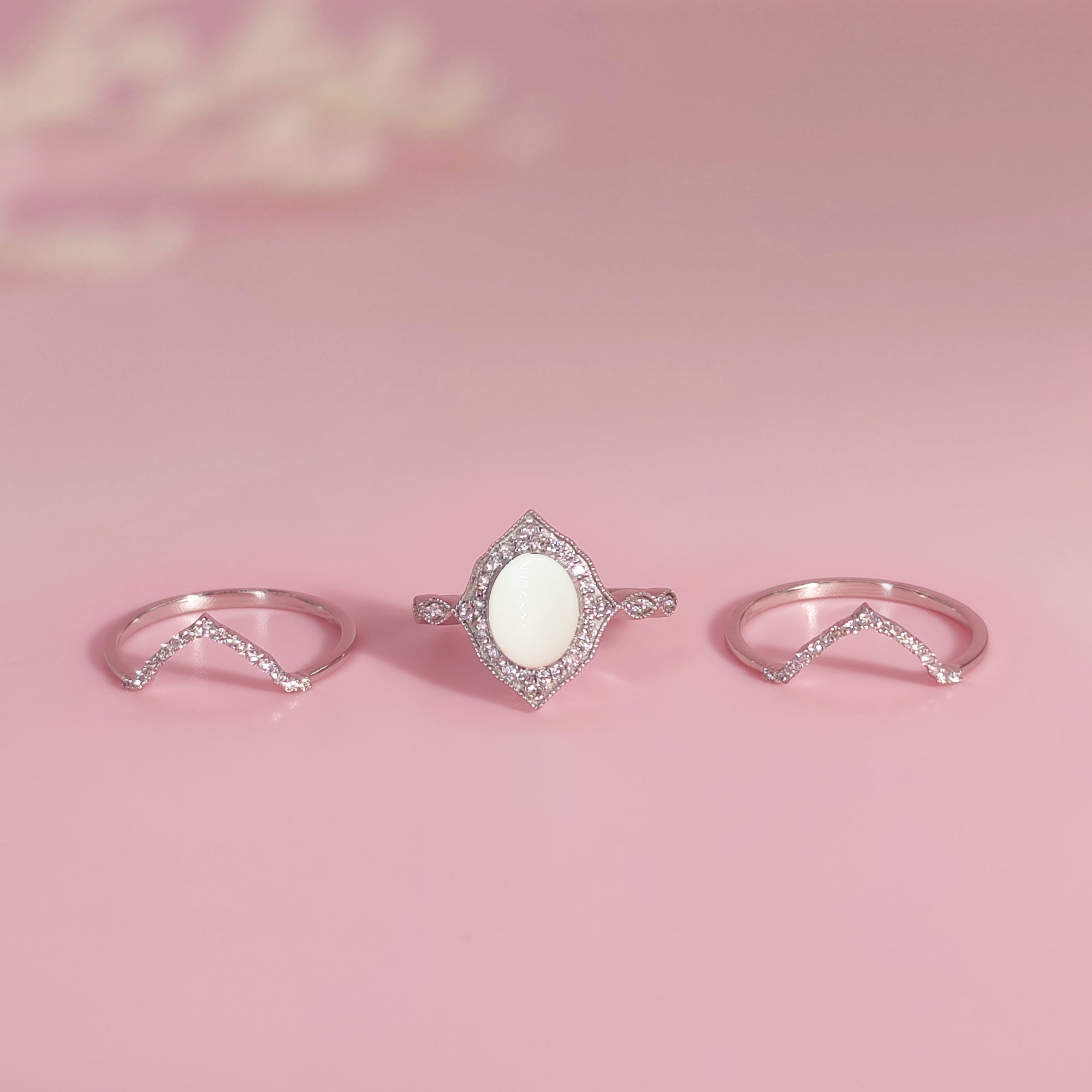 Love in Gold: Breastmilk Ring Set for Moms