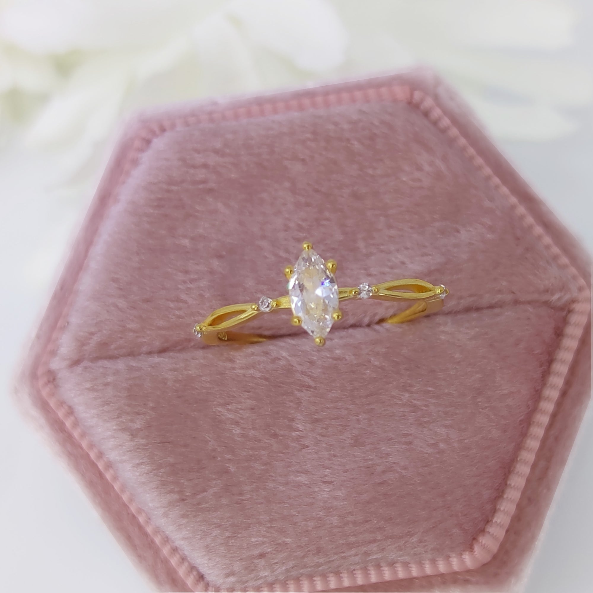 Love in Every Detail: Moissanite Ashes Ring