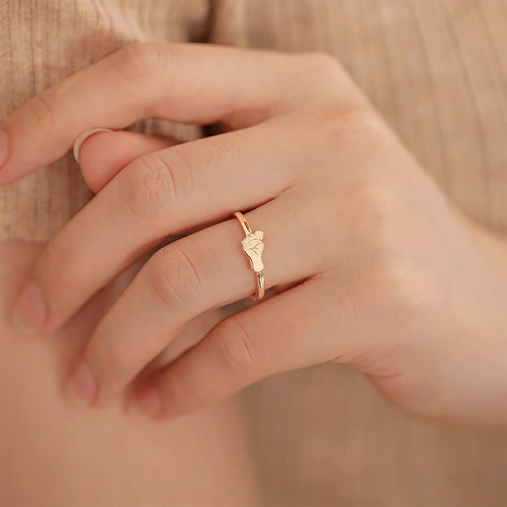 Gift the Sparkle Symphony Footprint Ring Set