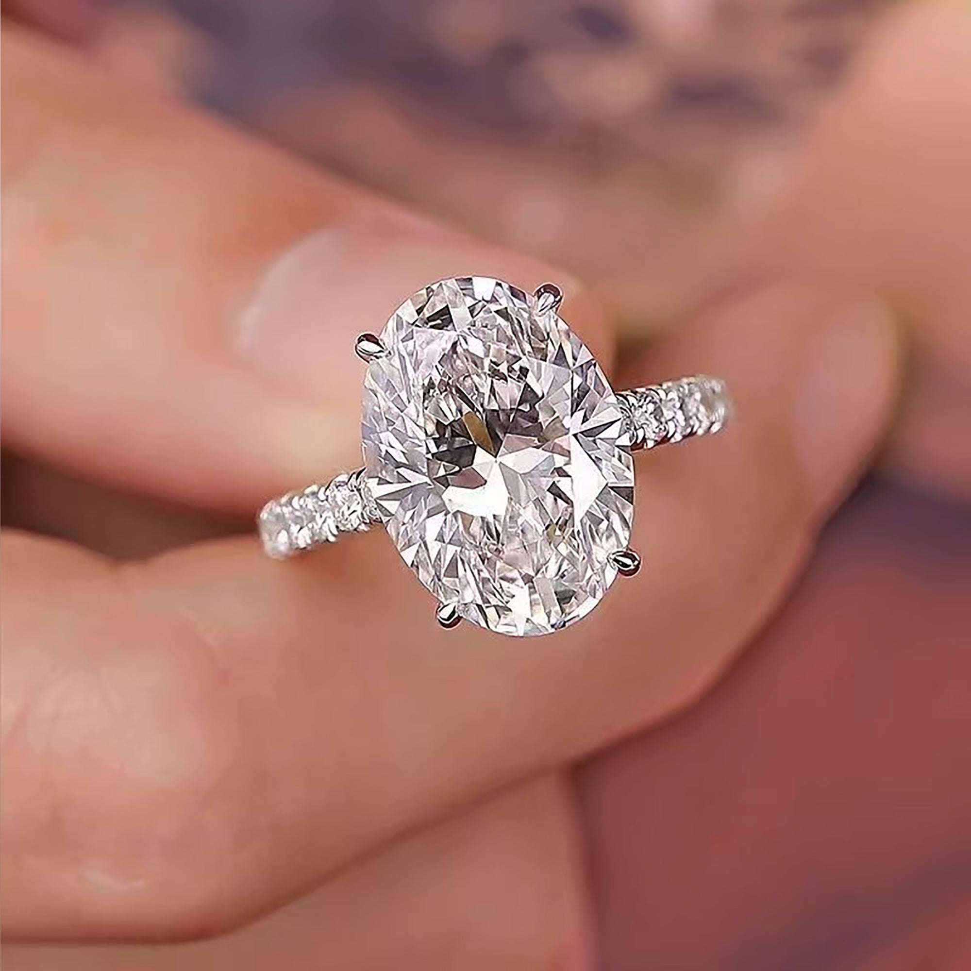 Personalized Moissanite Ashes Ring for Lasting Memories