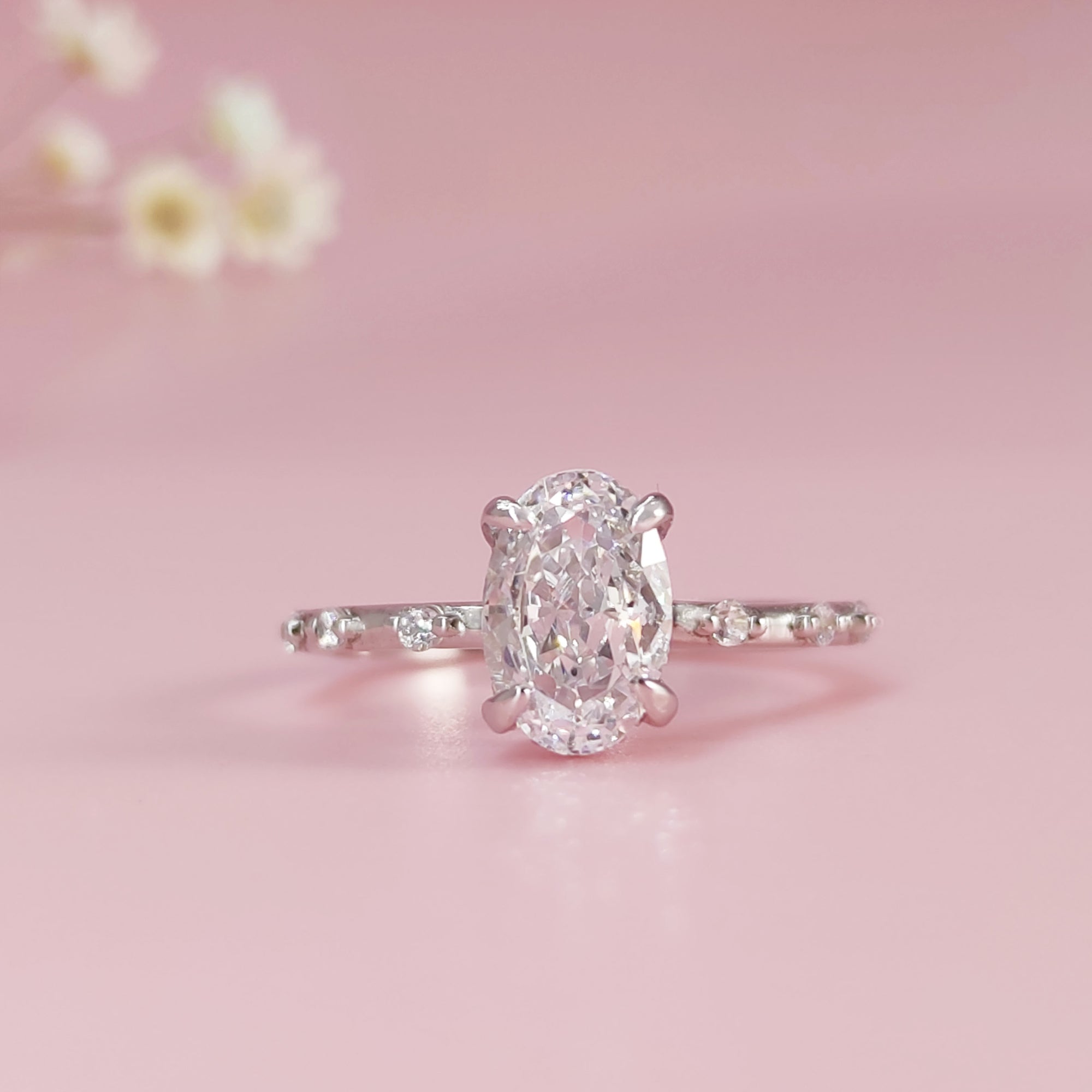Aurora Moissanite Ashes Ring: Timeless Love Reminder