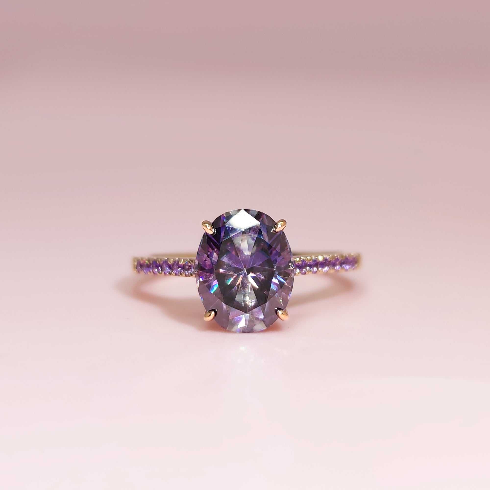 Personalized Moissanite Ashes Ring for Lasting Memories