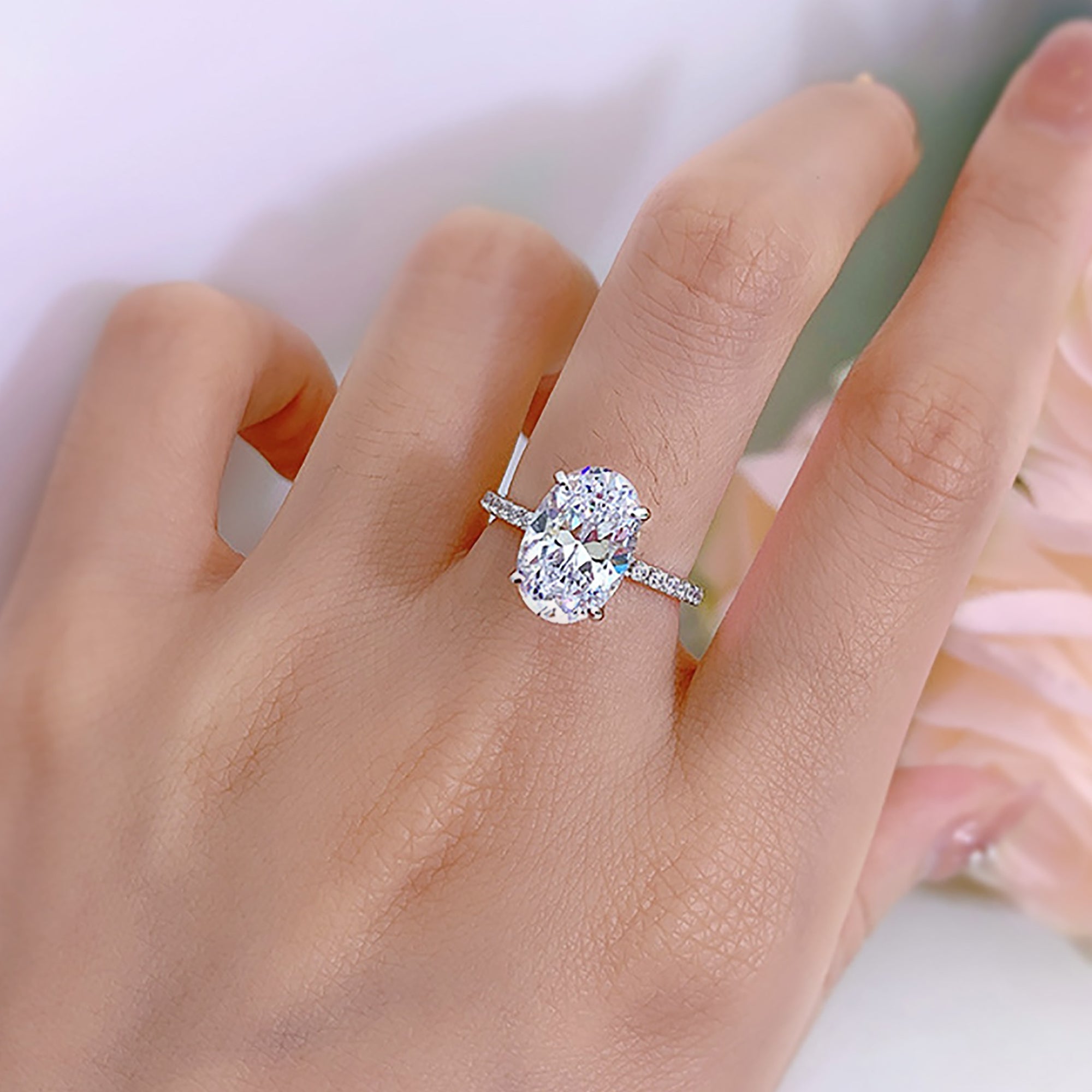 Personalized Moissanite Ashes Ring for Lasting Memories