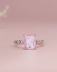 Heartfelt Gift: Twisted Gold Ring for Mothers