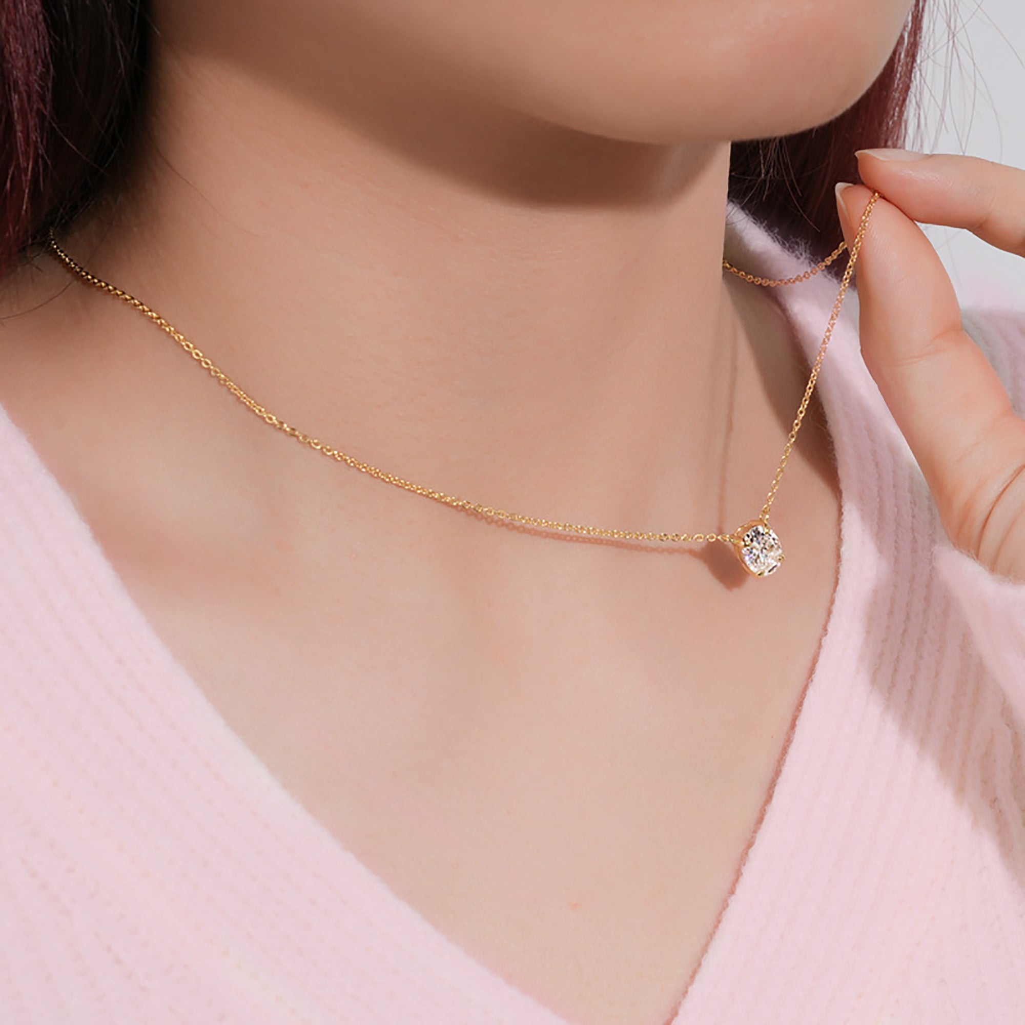 Elegant Moissanite Ashes Necklace for Lasting Memories