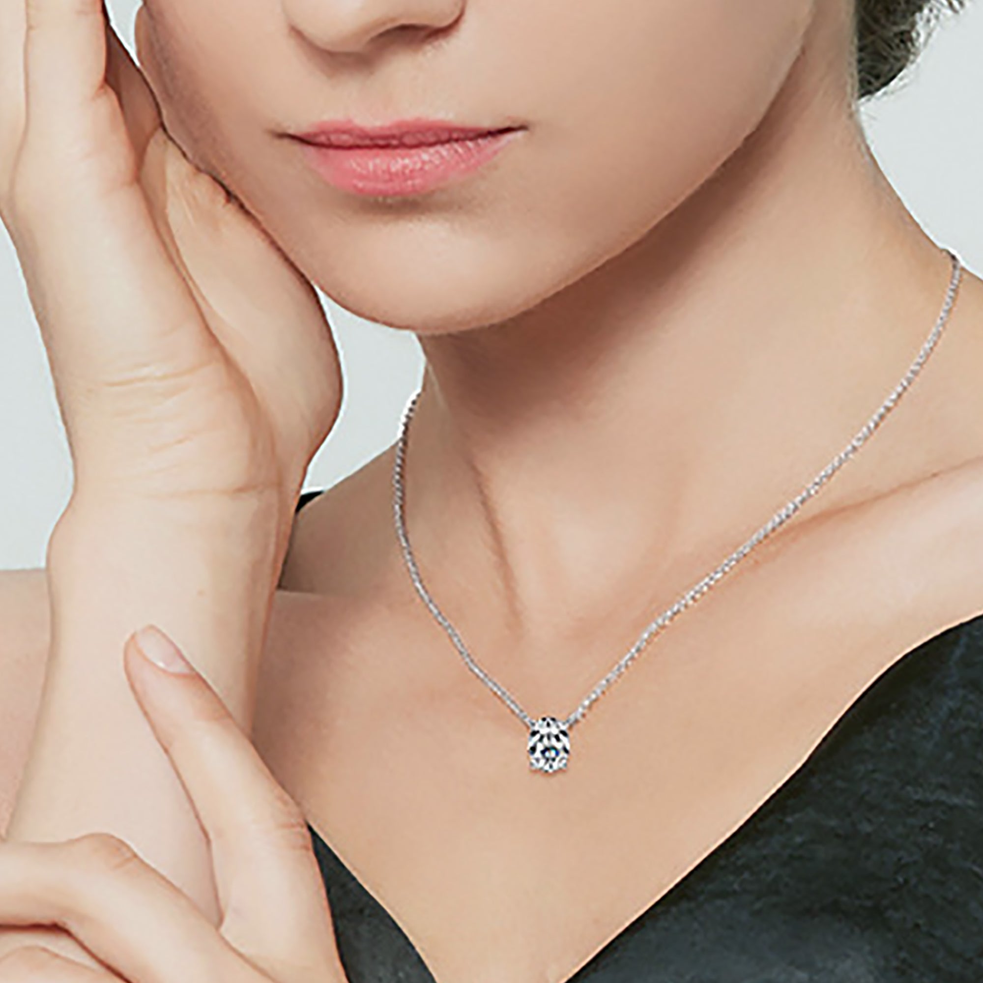 Elegant Moissanite Ashes Necklace for Lasting Memories