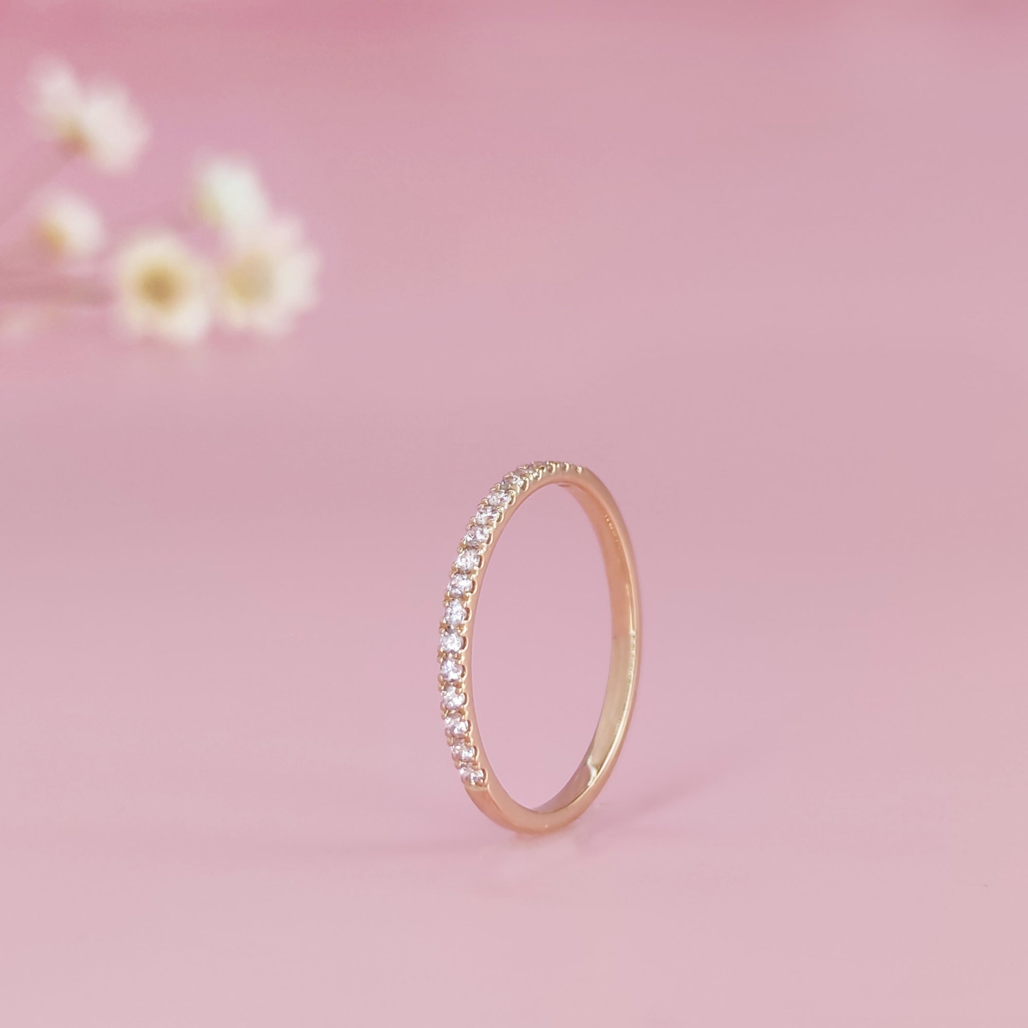 Personalized Ashes Ring: Elegant Spark Keepsake Jewelry