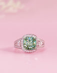 Aurora Mística: Anillo de cenizas de moissanita con corte cojín