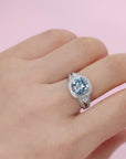 Aurora Mística: Anillo de cenizas de moissanita con corte cojín