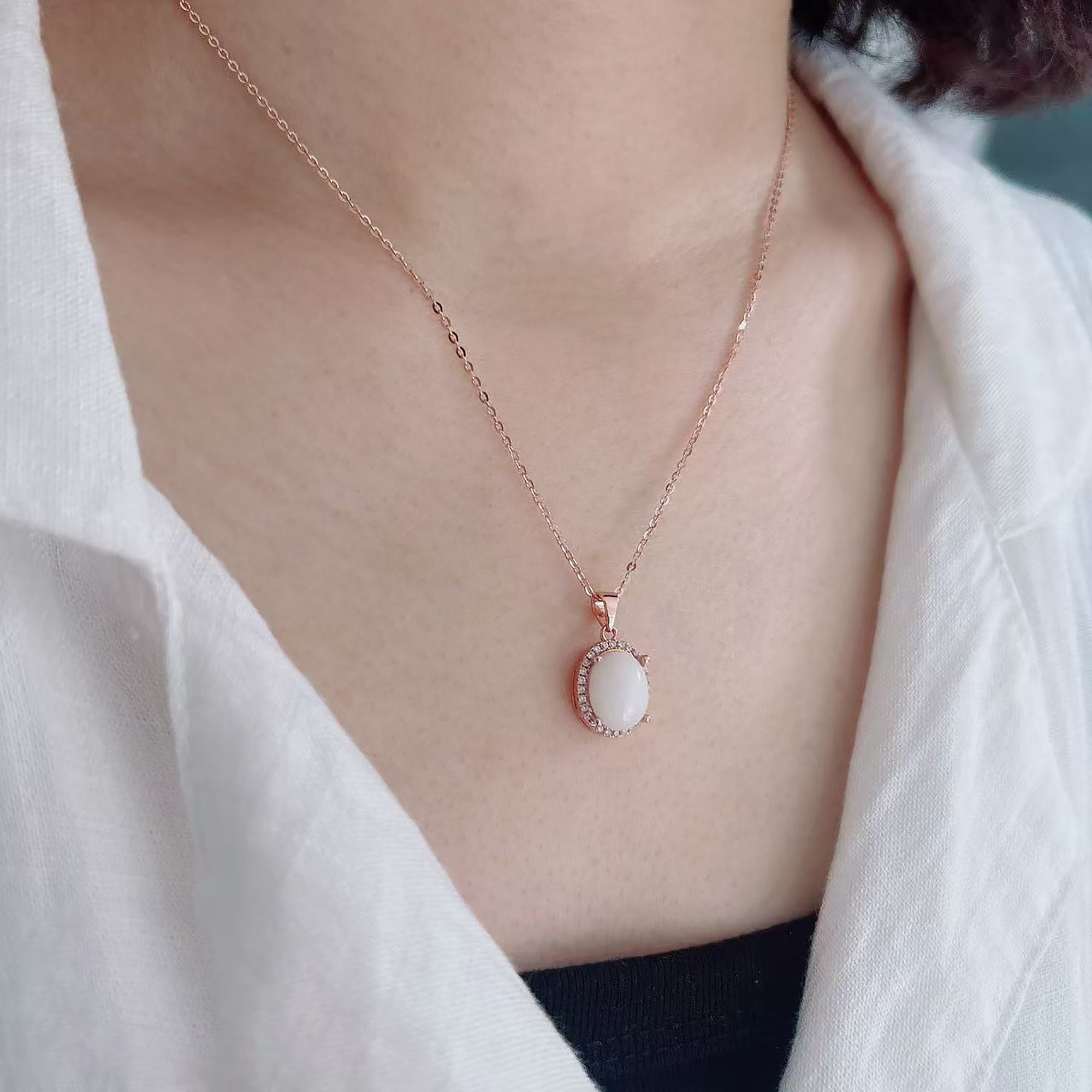 Thoughtful Gift: Personalized Breastmilk Necklace