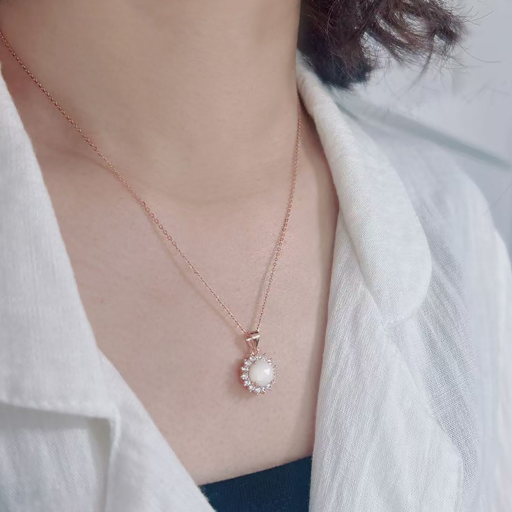 Gift the Maternal Radiance Breastmilk Necklace
