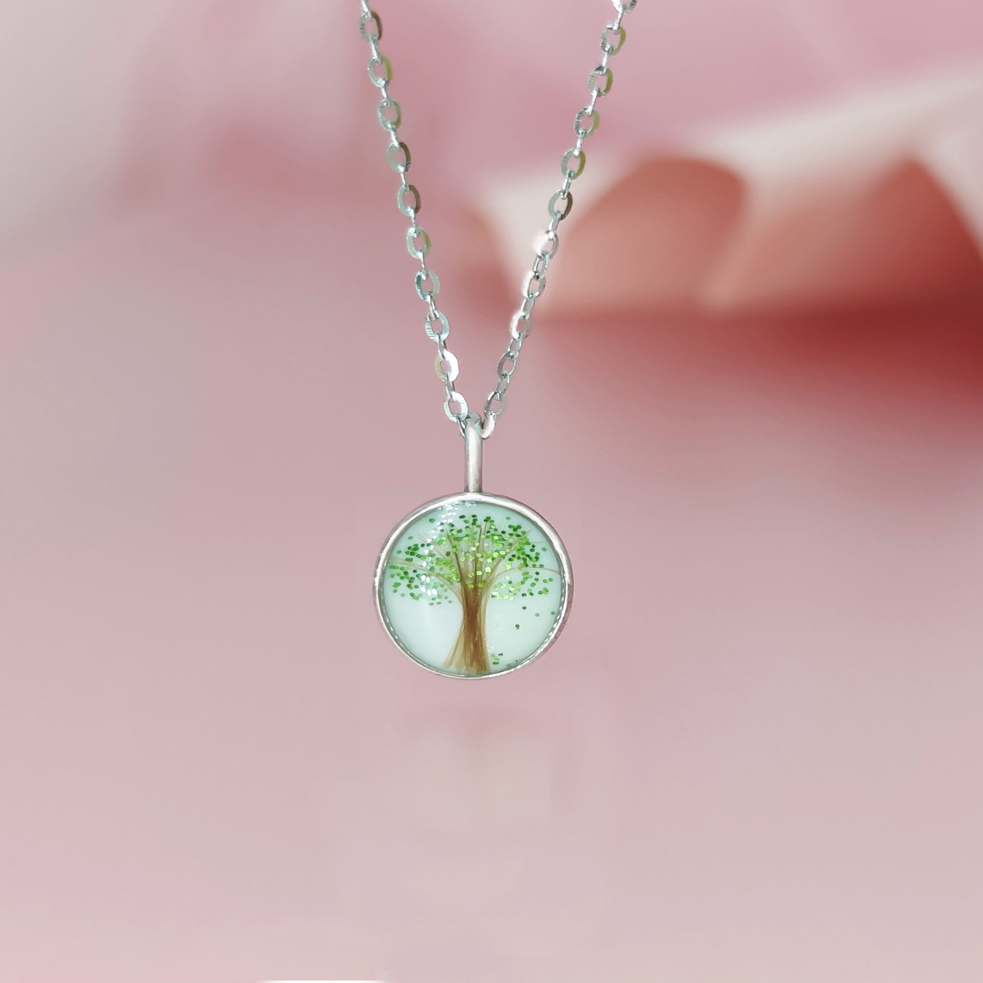 Custom Breastmilk Necklace: A Unique Keepsake