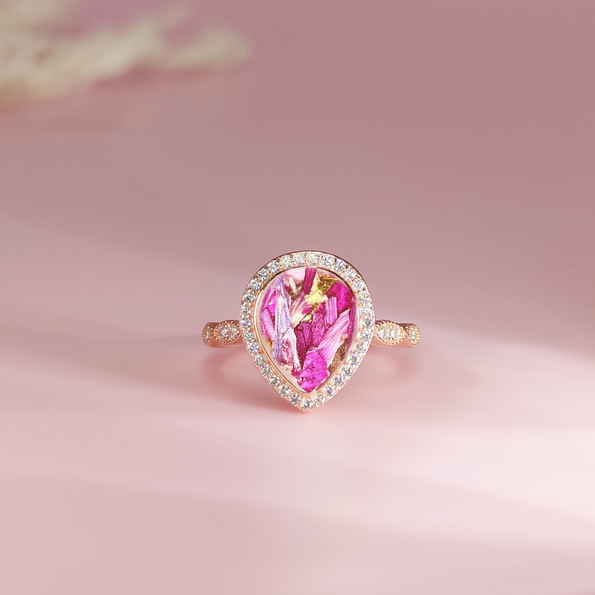 Teardrop Love Ring: Eternal Petals in Gold