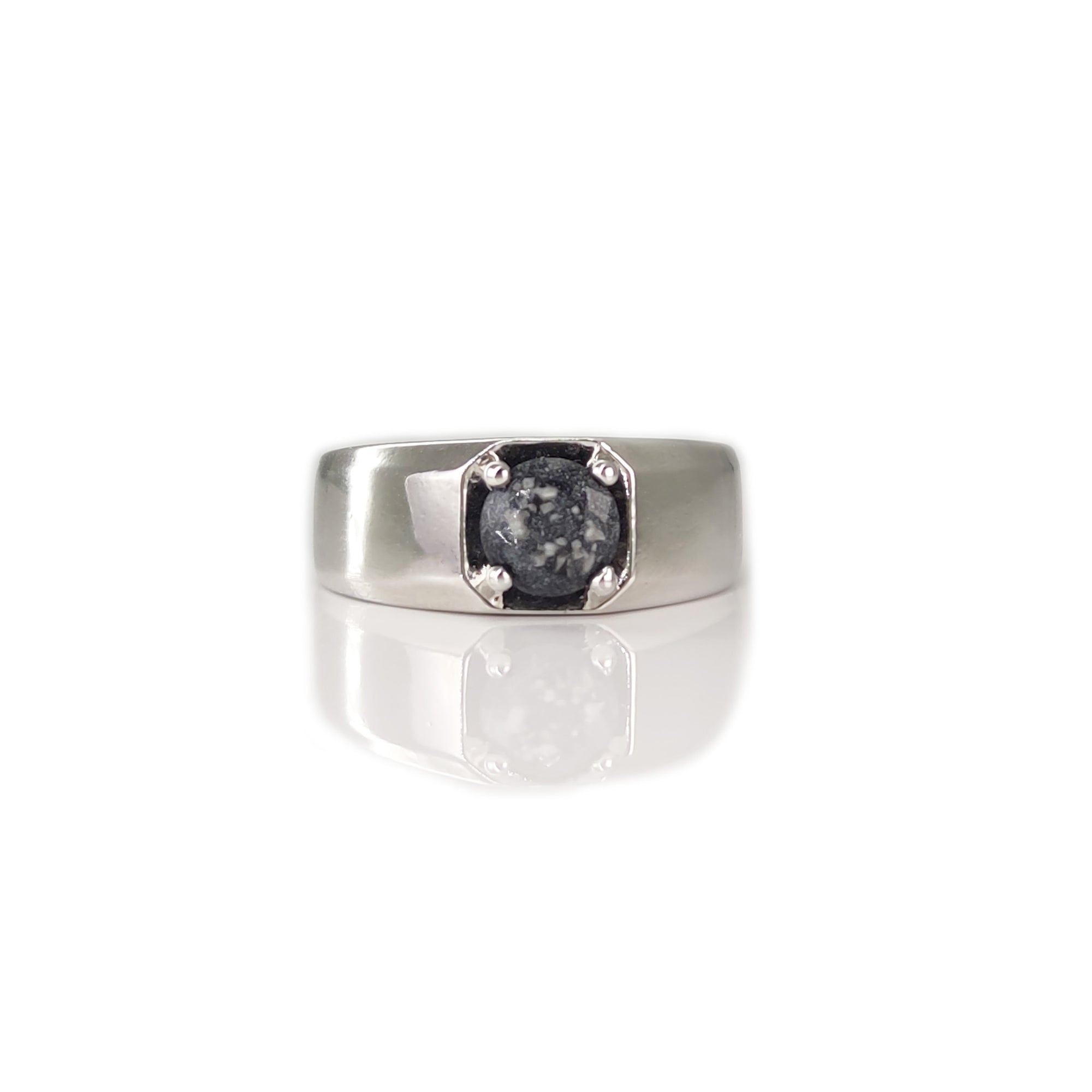 Men's Memorial Ashes Ring - Treasured Echo