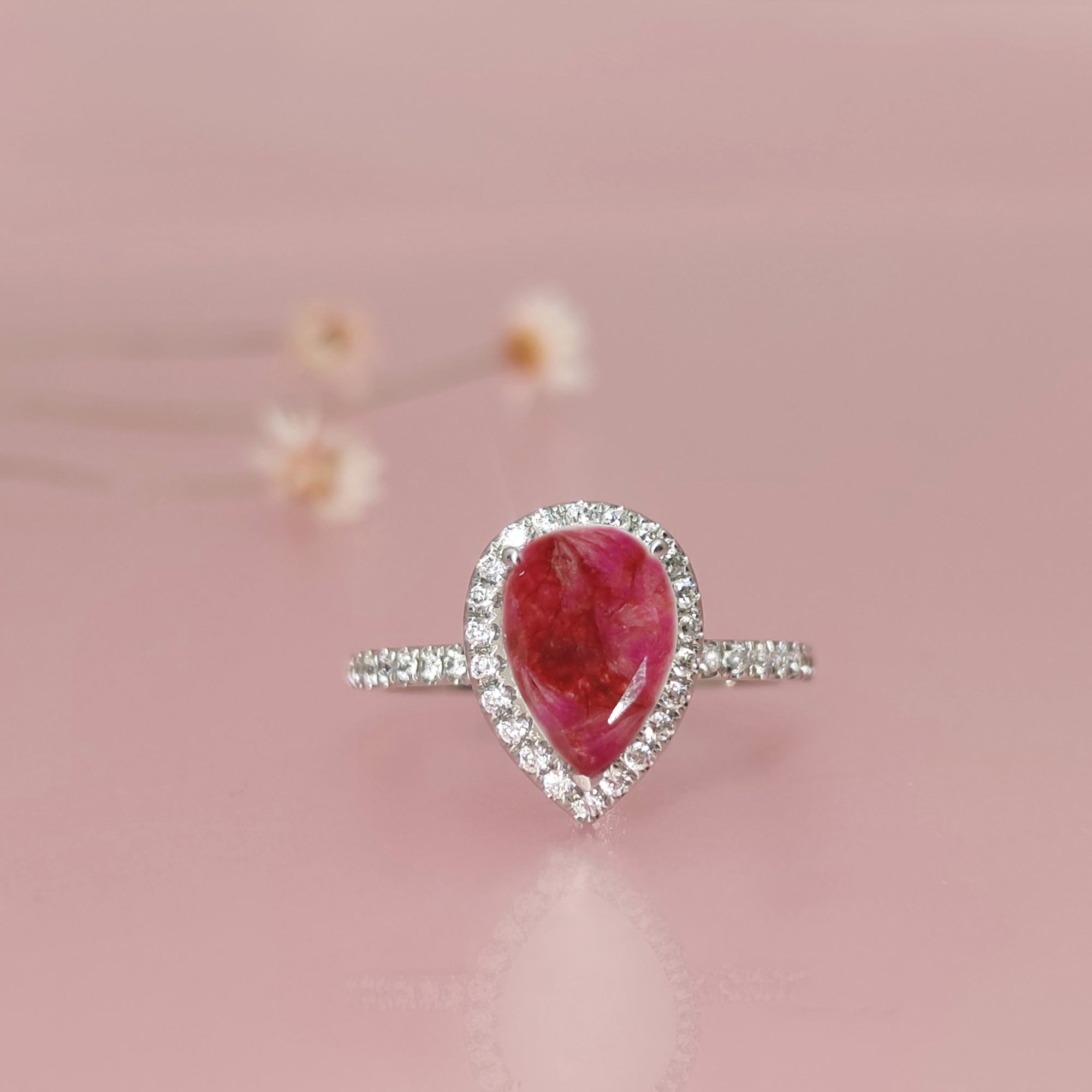 Teardrop Floral Gold Ring for Love's Memories