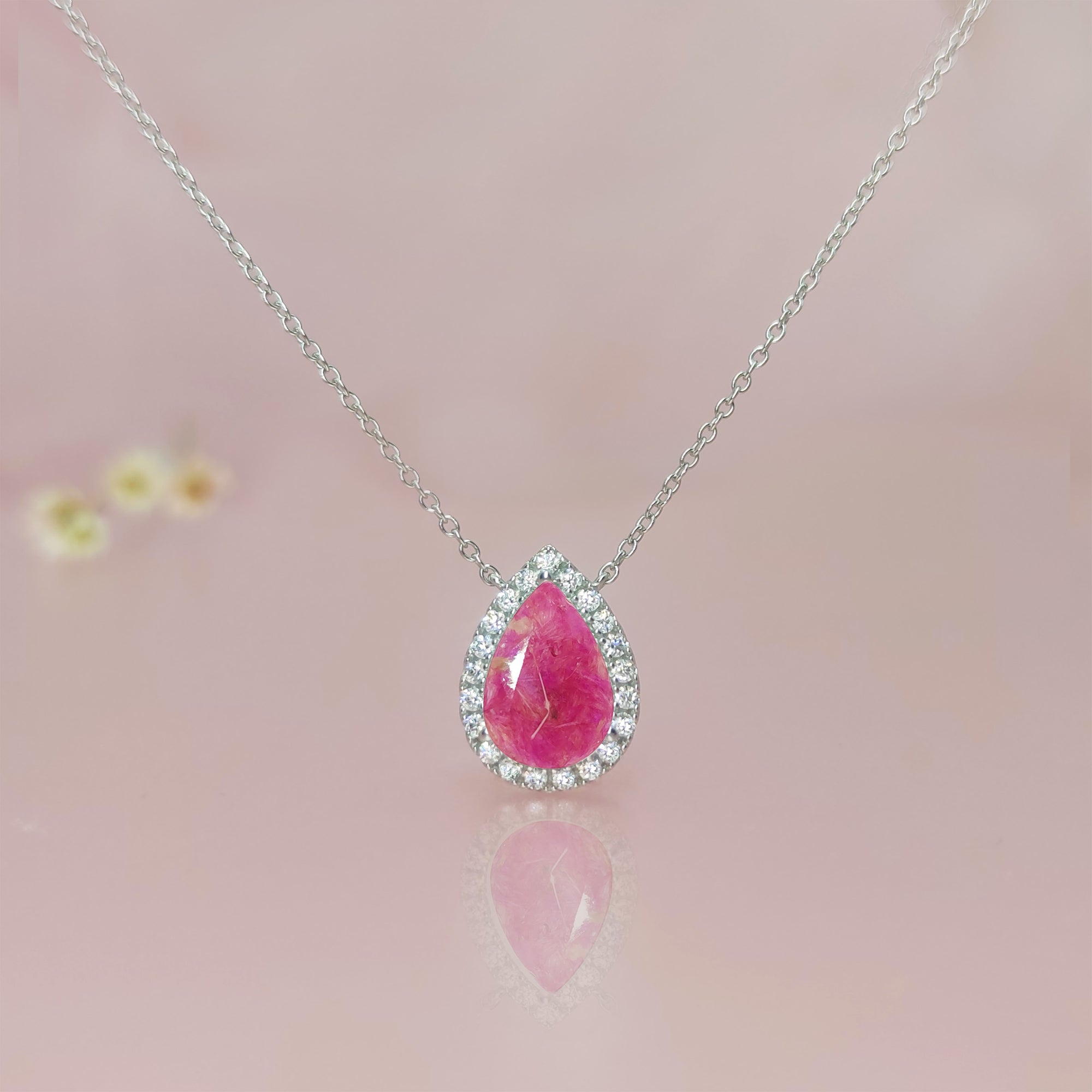 Love in Every Petal: Teardrop Flower Halo Necklace