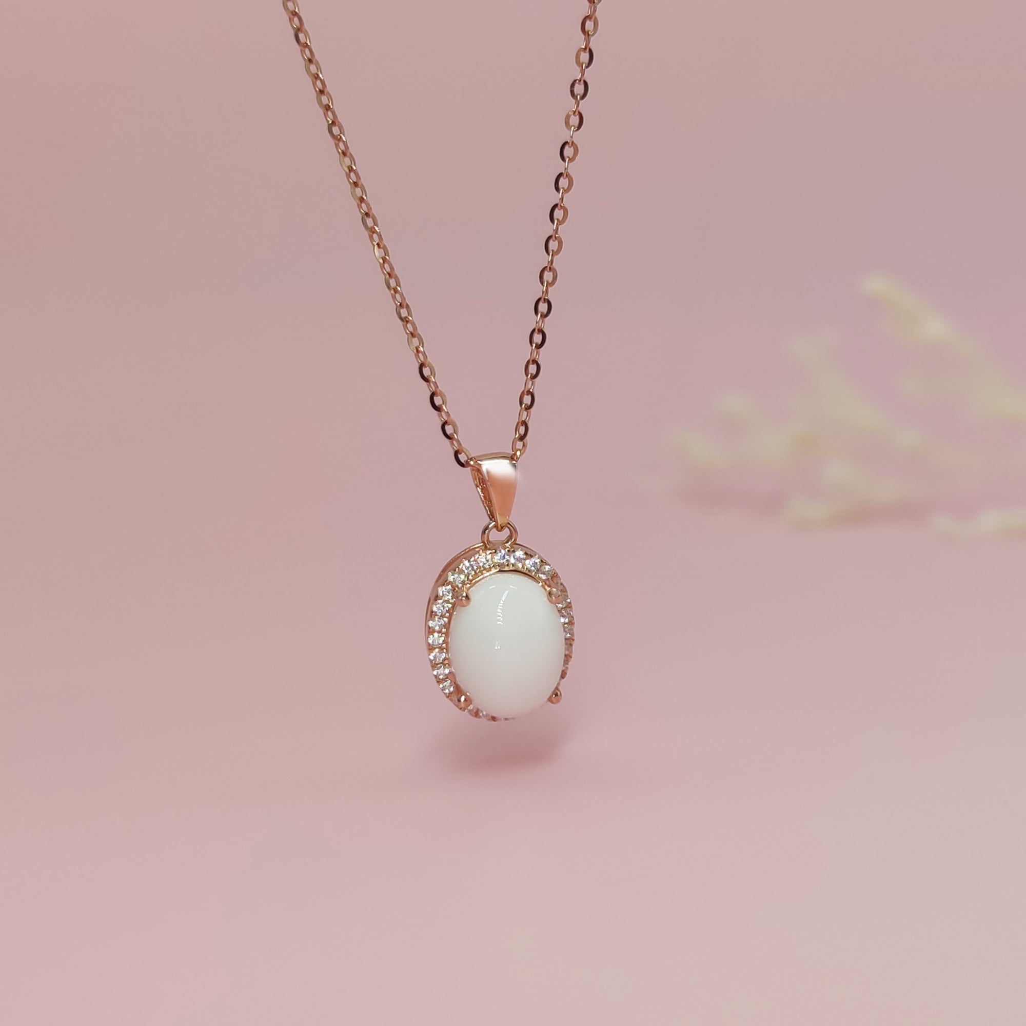 Thoughtful Gift: Personalized Breastmilk Necklace