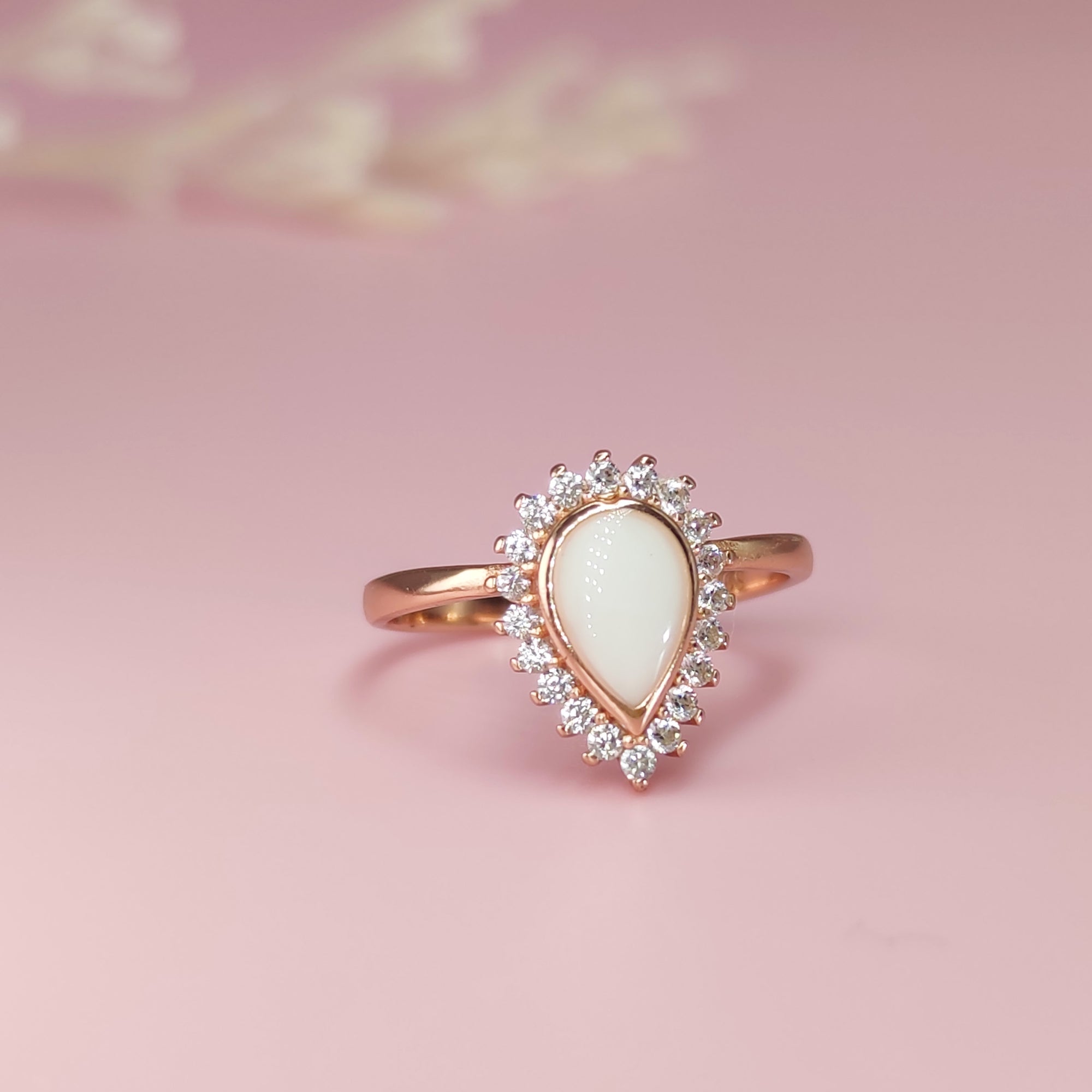 Handcrafted Breastmilk Ring: A Unique Keepsake for Moms