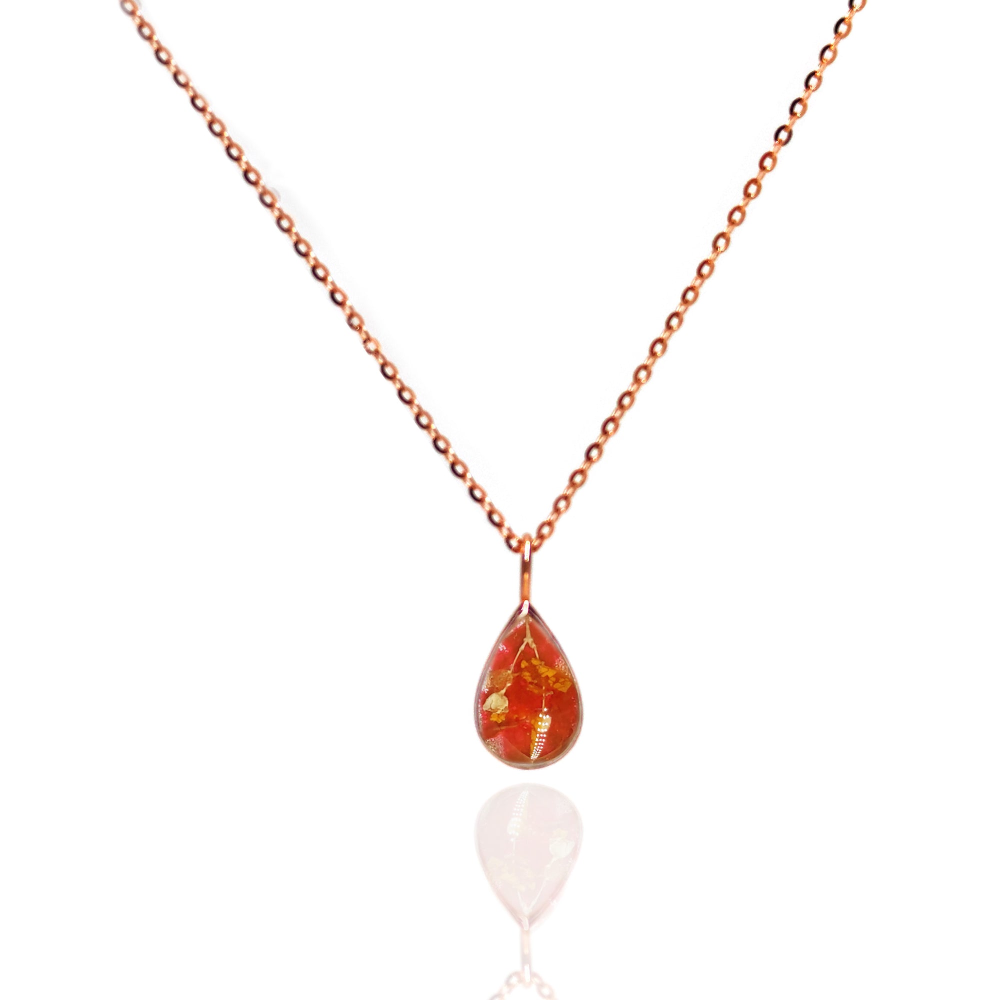 Capture Love with a Classic Teardrop Flower Necklace