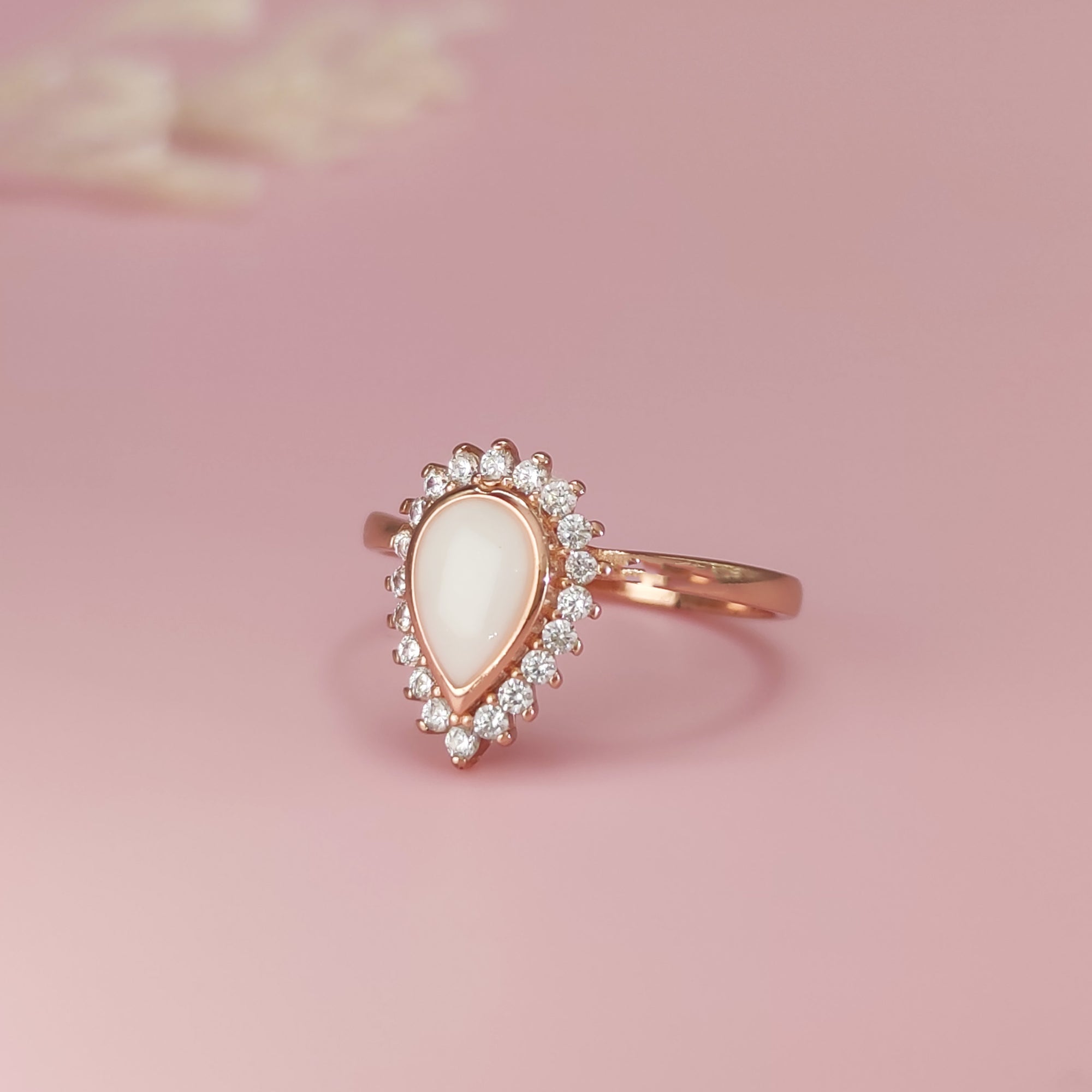 Handcrafted Breastmilk Ring: A Unique Keepsake for Moms