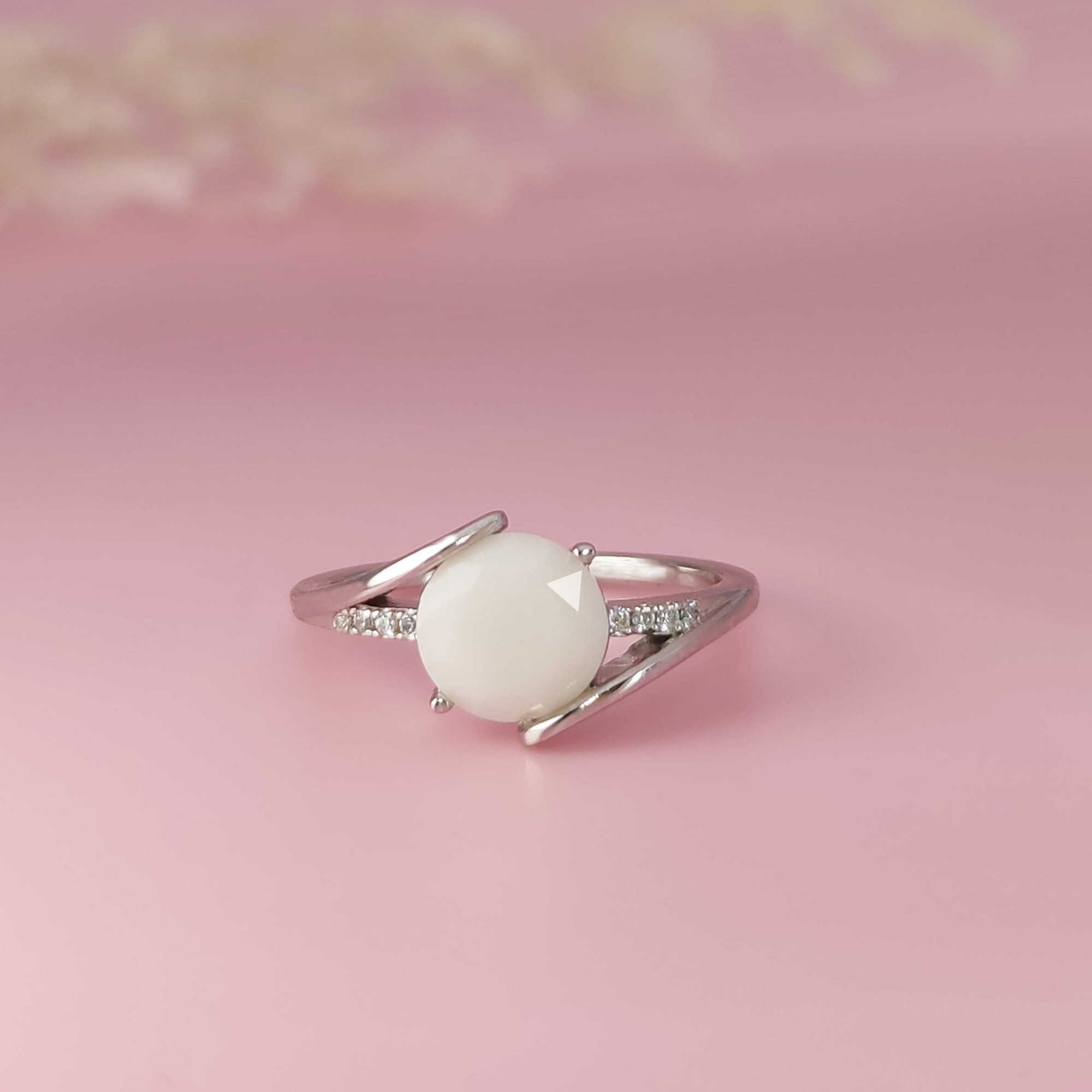 Mother's Embrace Breastmilk Ring: Love's Timeless Symbol