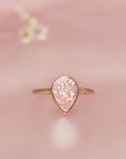 Teardrop Ashes Ring: A Touch of Remembrance