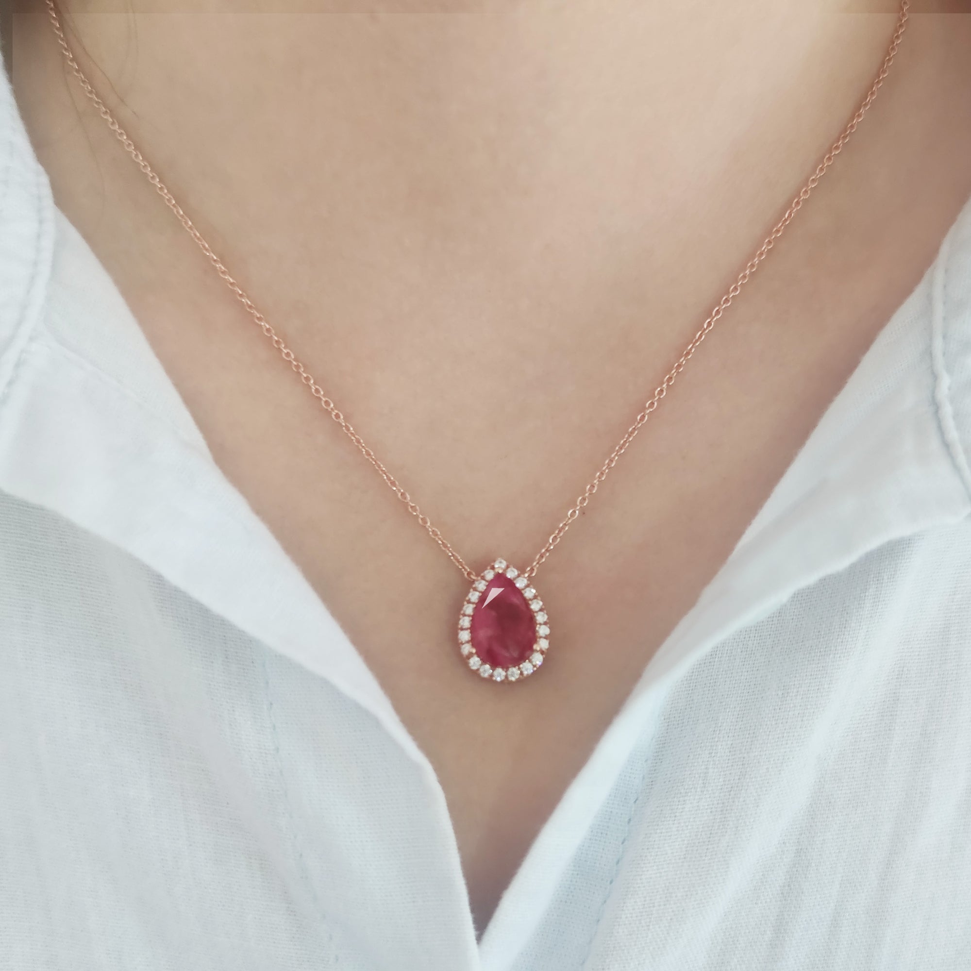 Love in Every Petal: Teardrop Flower Halo Necklace