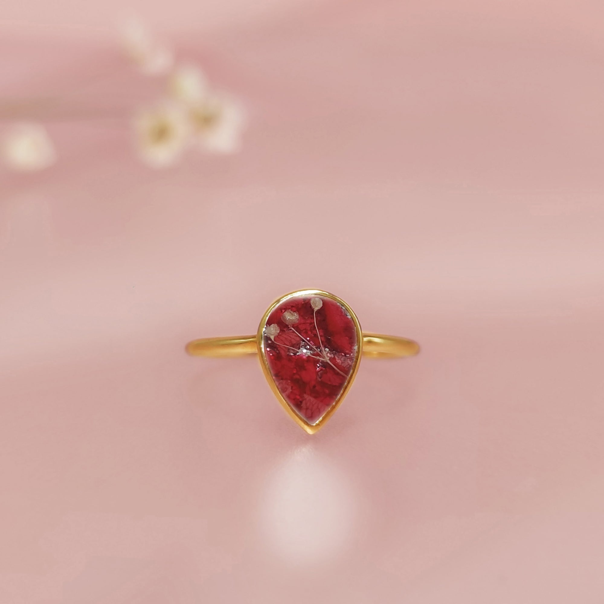 Teardrop Flower Ring: A Touch of Remembrance