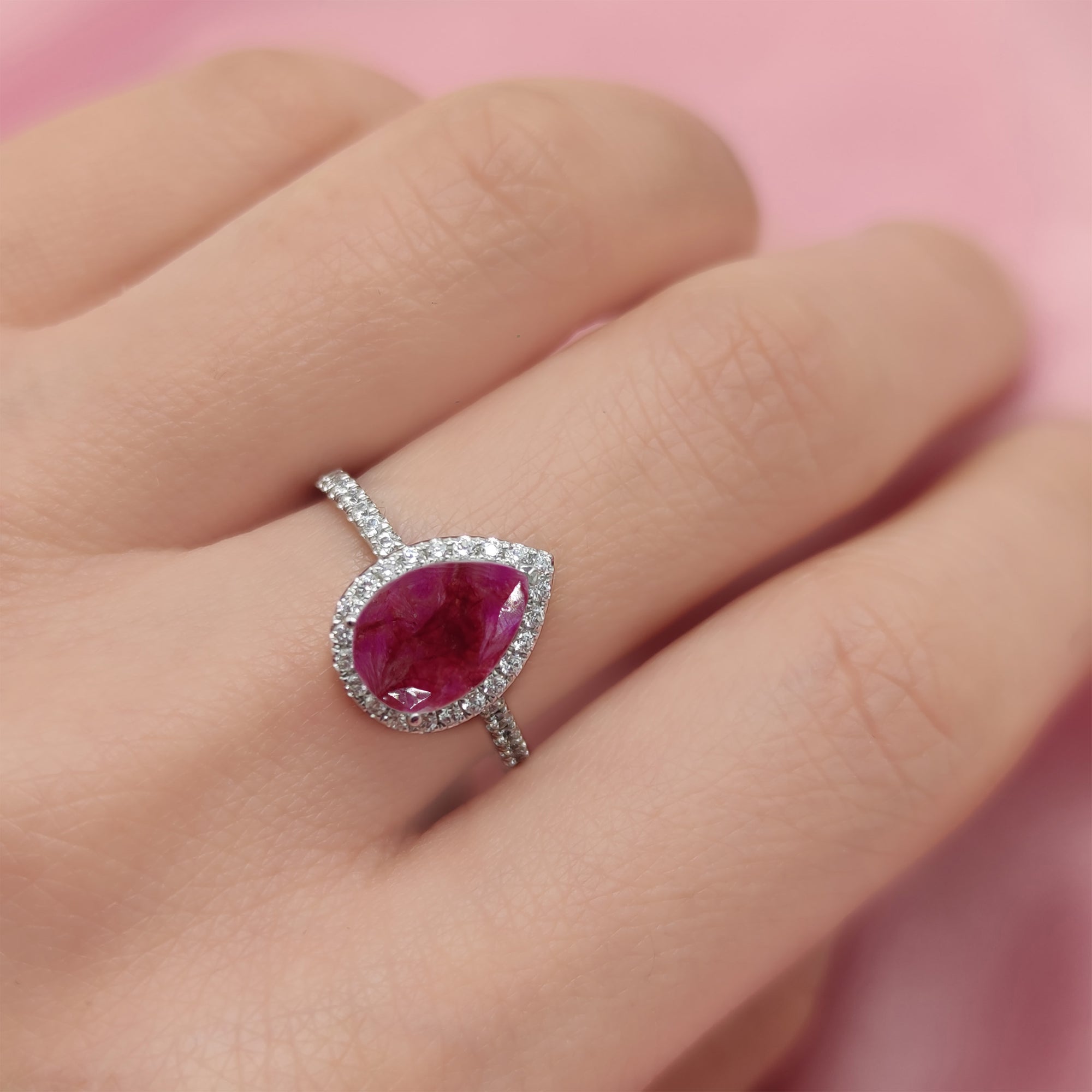 Teardrop Floral Gold Ring for Love's Memories