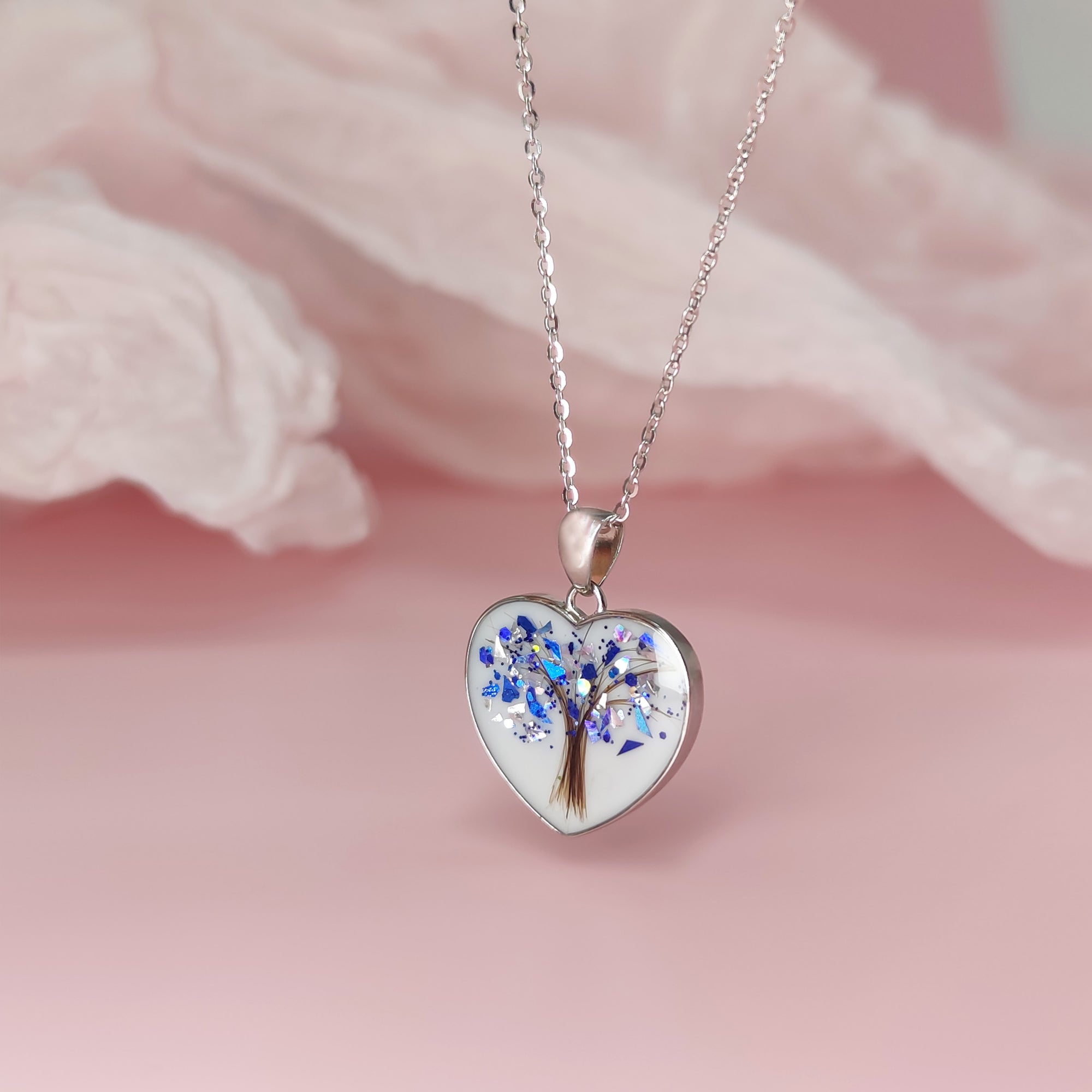 Heartfelt Gold Necklace: Love in Every Drop