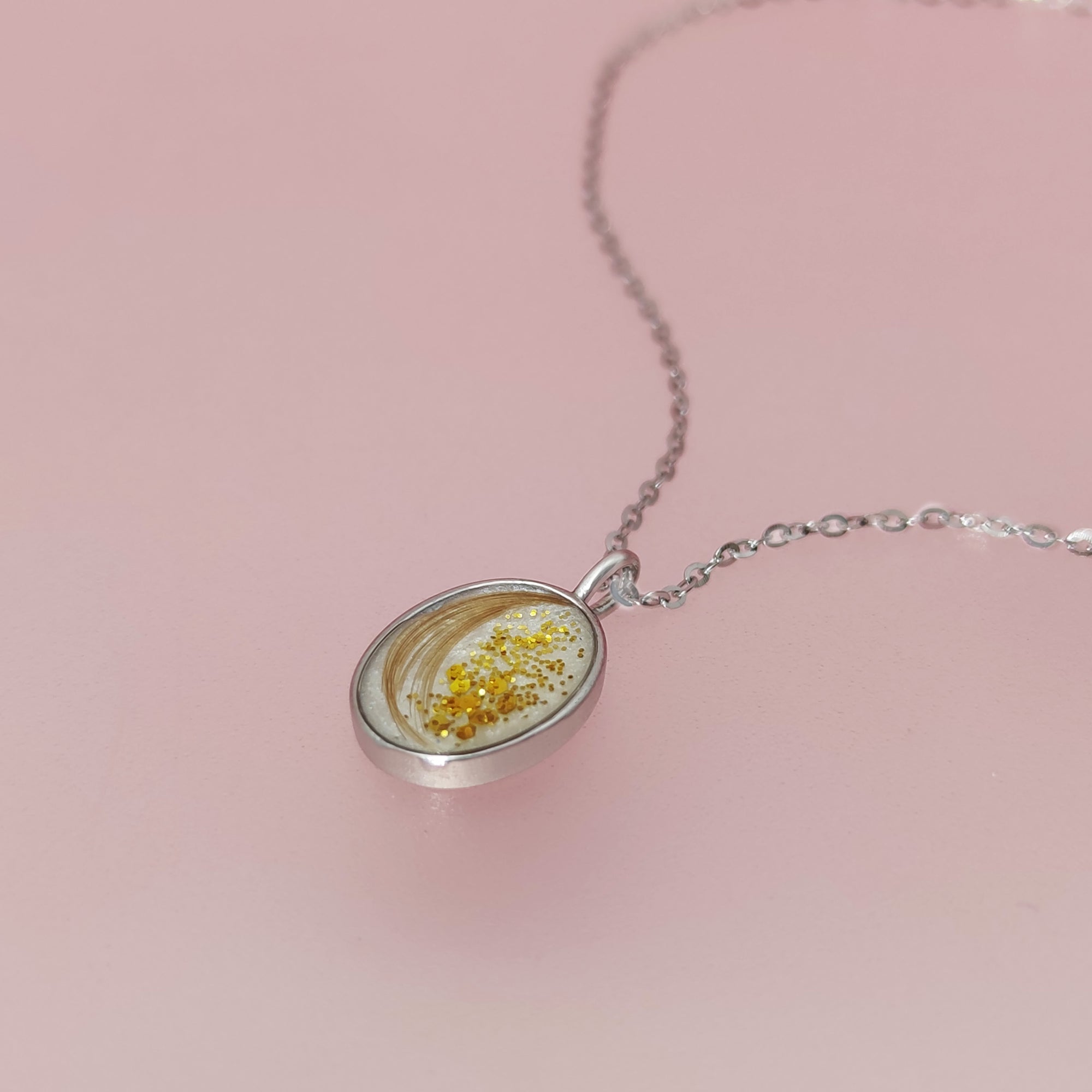 Heartfelt Gift: Oval Hair & Fur Gold Necklace