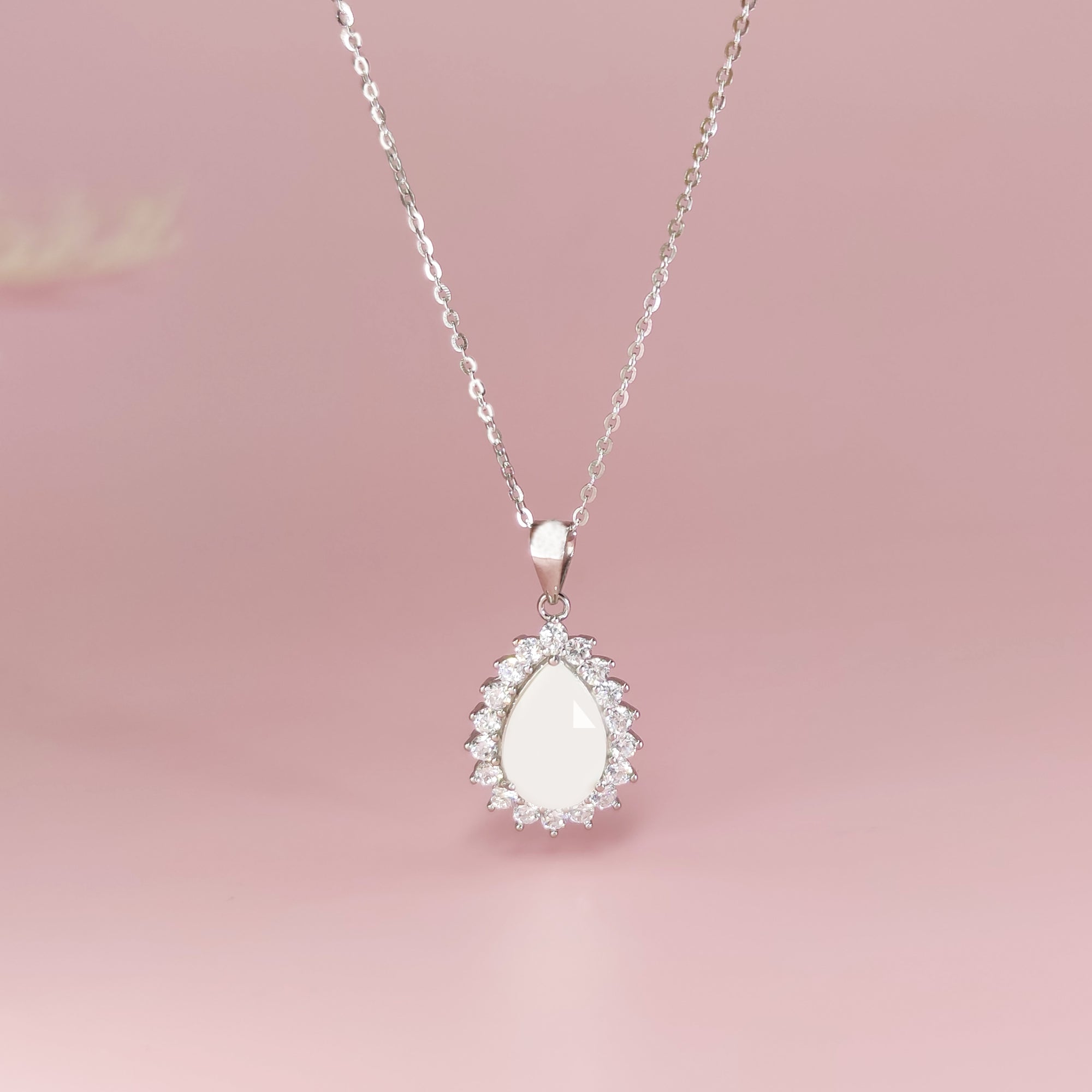 Evelyn Grace Breastmilk Necklace - A Gift for Moms