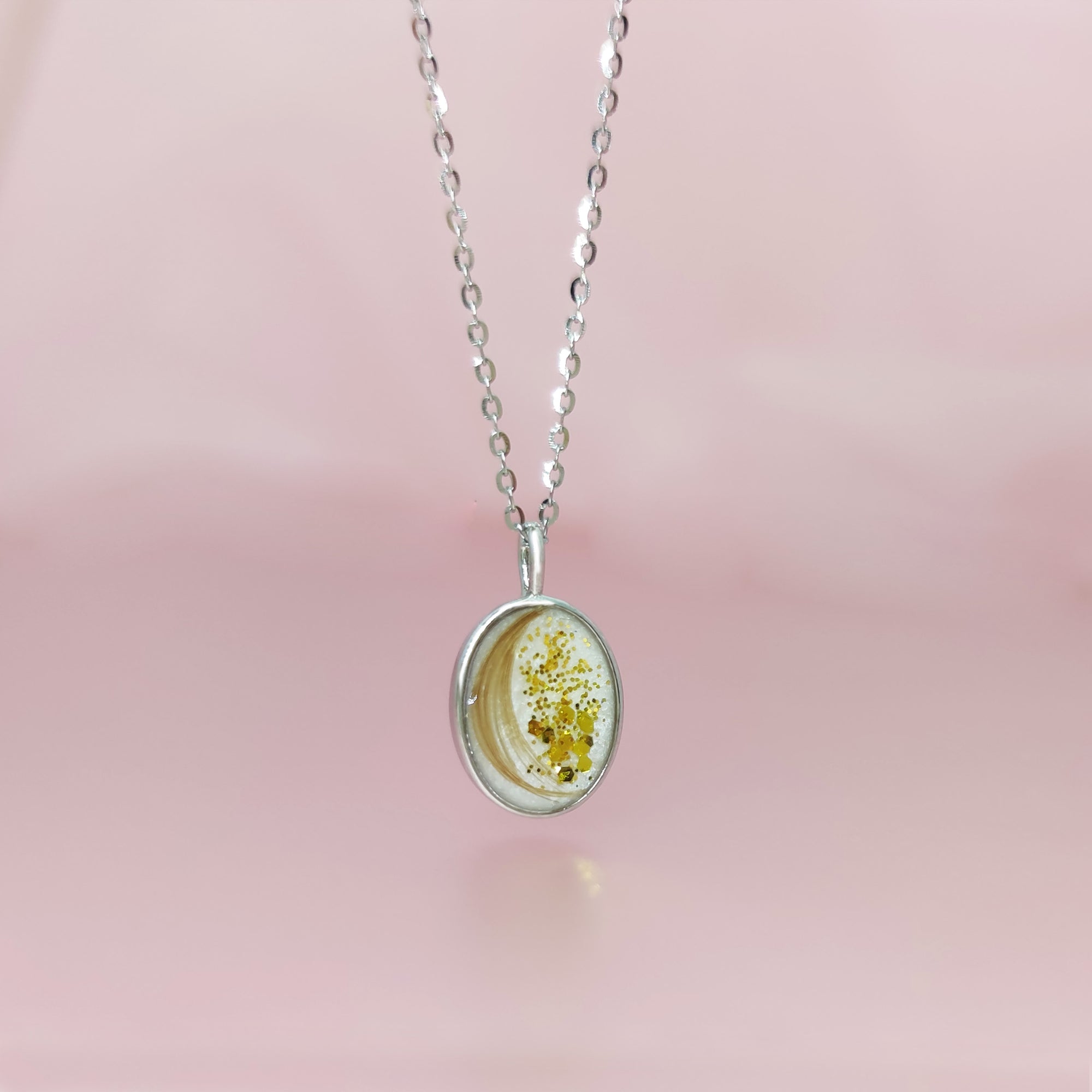 Heartfelt Gift: Oval Hair & Fur Gold Necklace