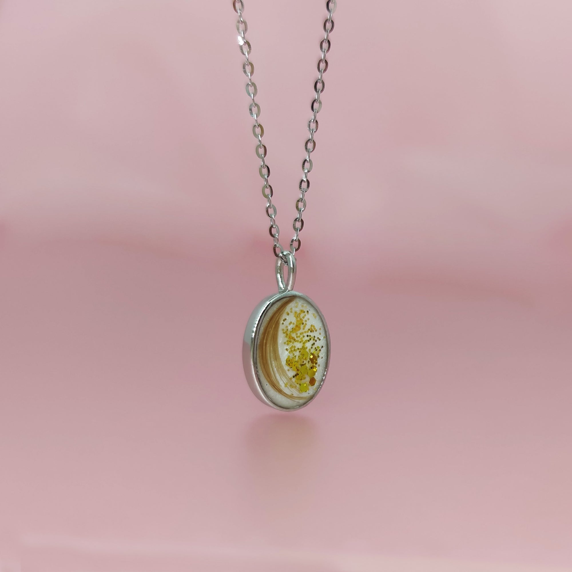 Heartfelt Gift: Oval Hair & Fur Gold Necklace
