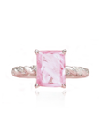 Heartfelt Gift: Twisted Gold Ring for Mothers