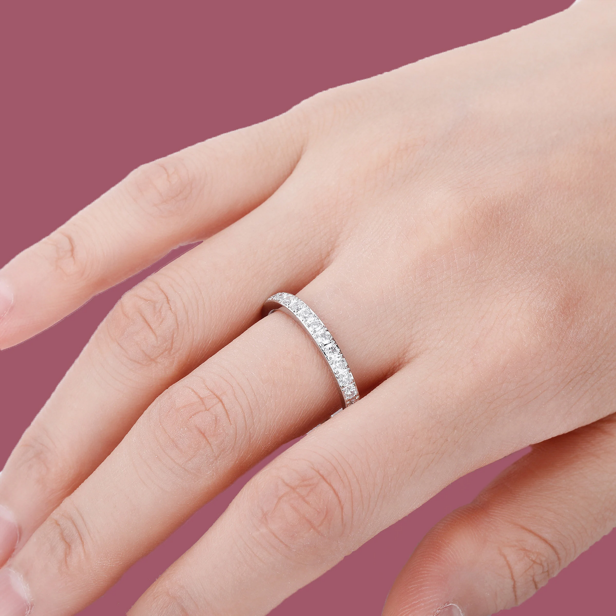Personalized Ashes Ring: Elegant Spark Keepsake Jewelry