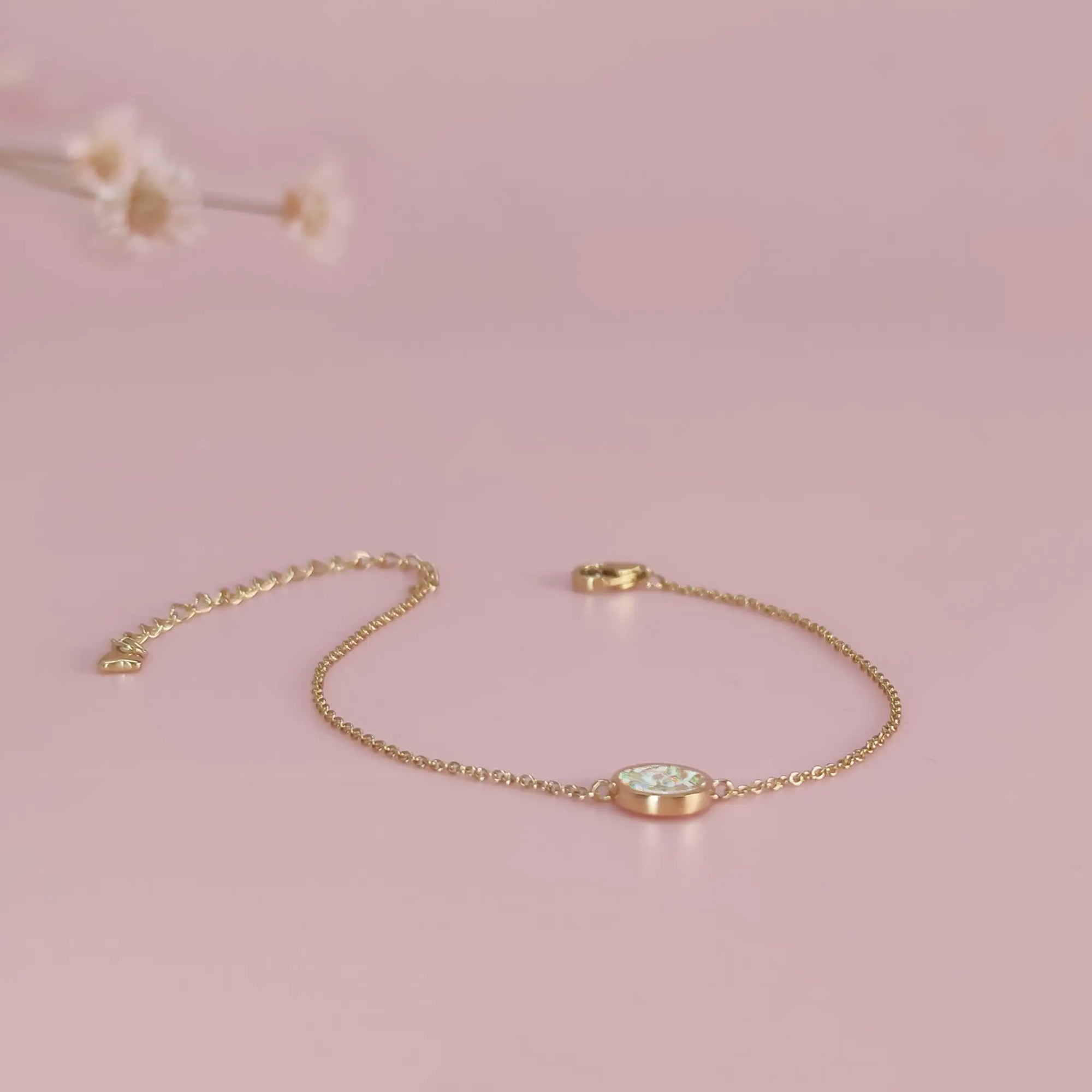 Circle Grace: Gold Ashes Bracelet for Eternal Love