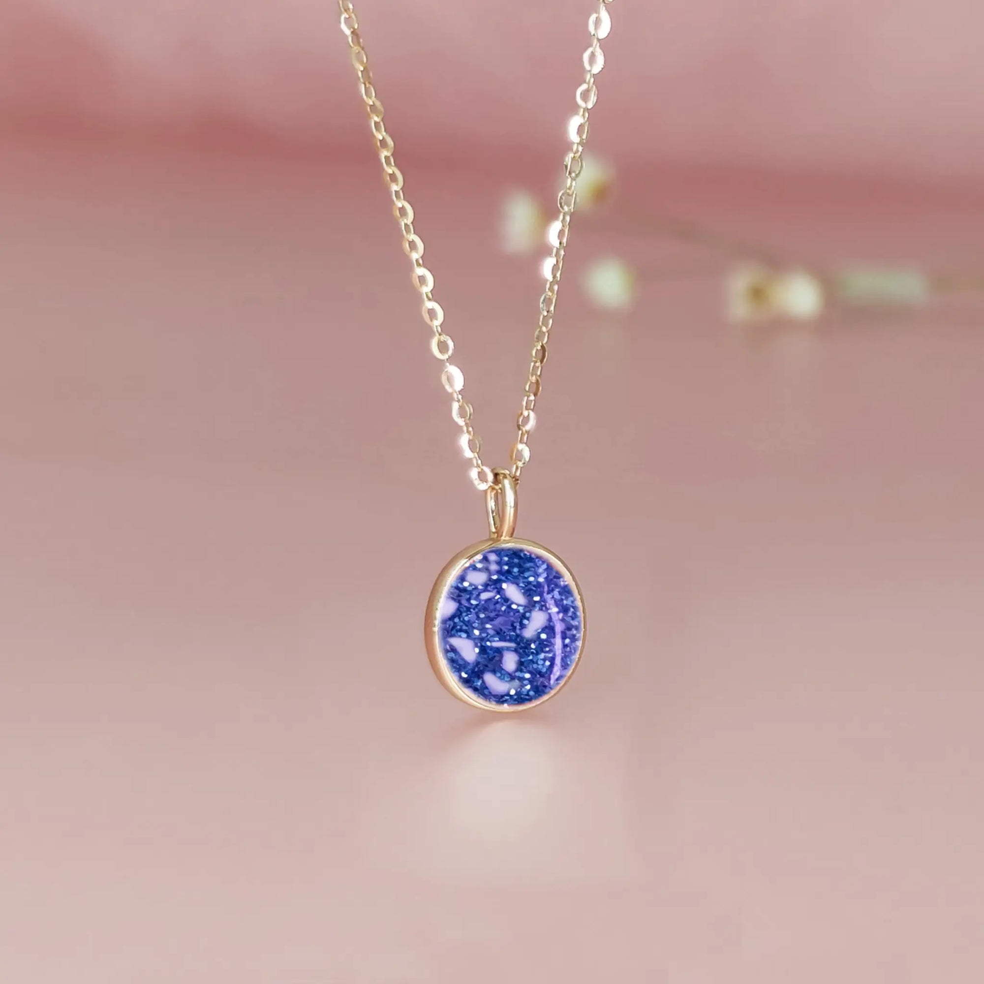 Meaningful Ashes Necklace for Thoughtful Gifts