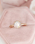 Love’s Embrace: Elegant Ashes Ring