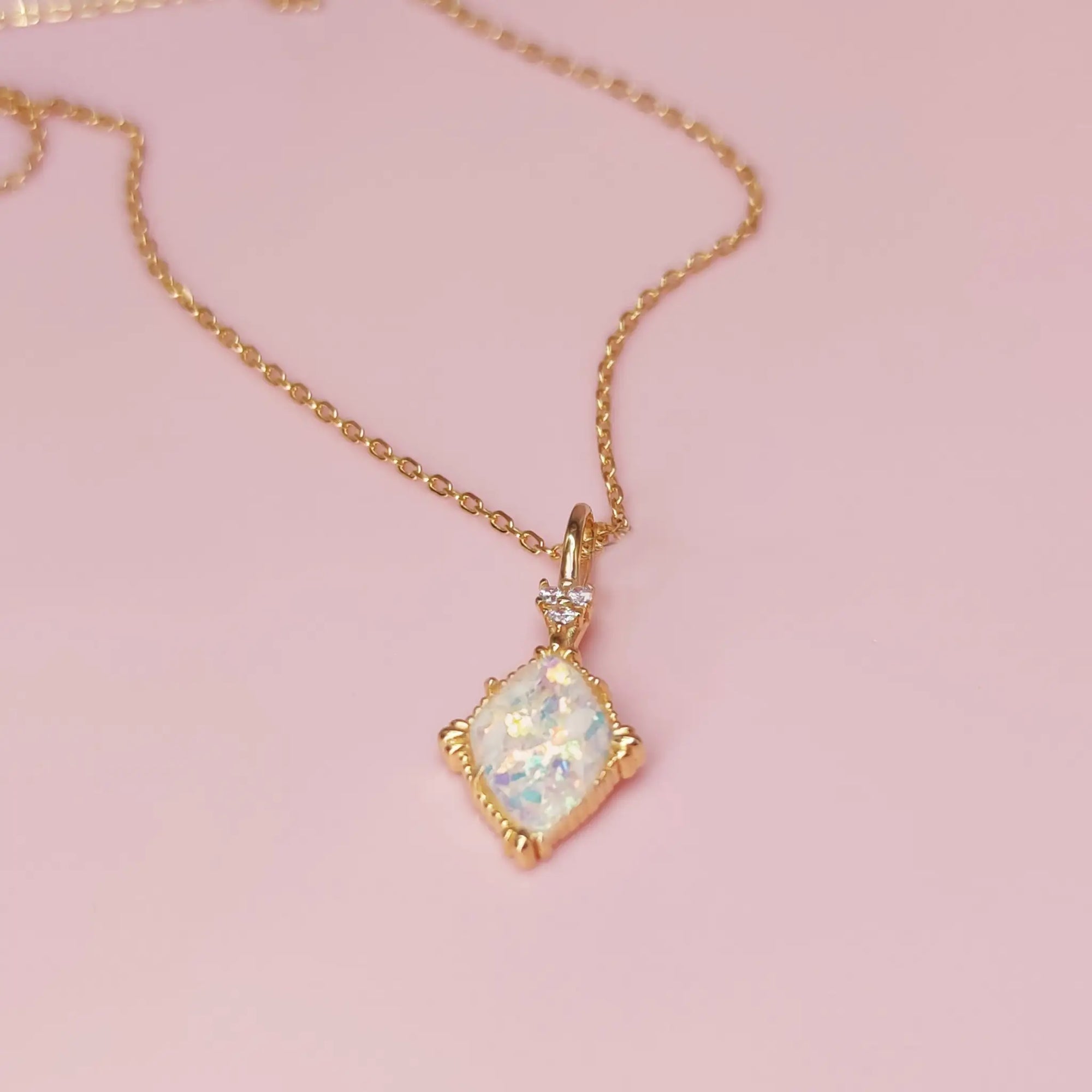 Meaningful Ashes Necklace - Perfect Gift of Remembrance