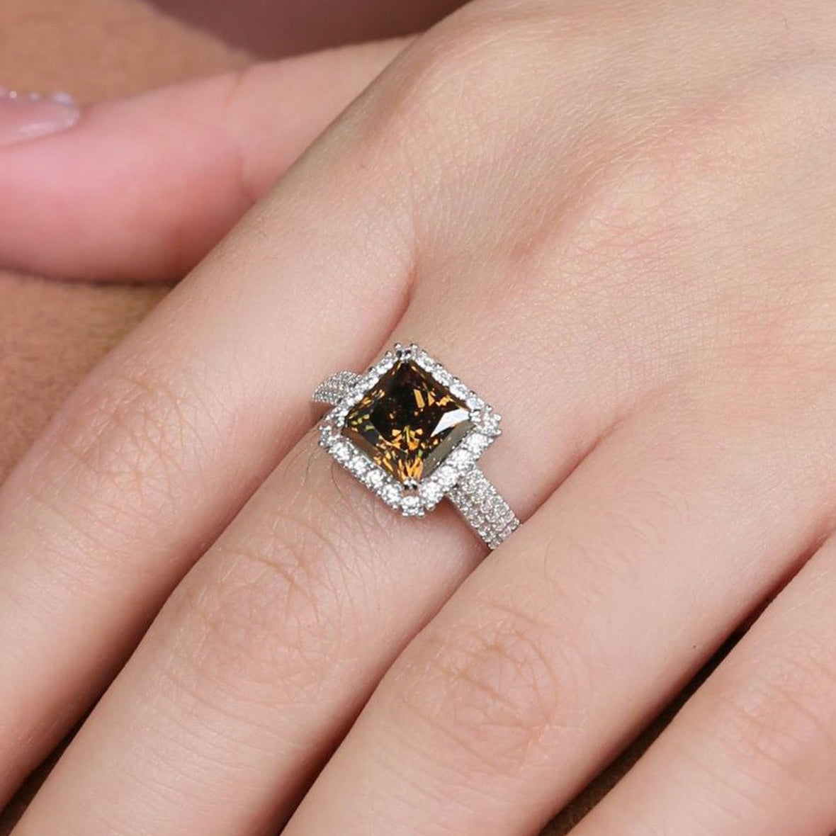 Princess Cut Moissanite Ashes Ring for Remembrance