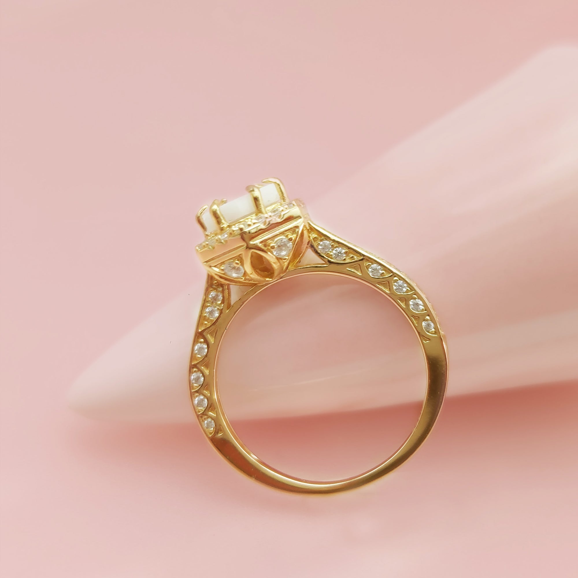 Honeycomb Grace: Thoughtful Breastmilk Ring Gift