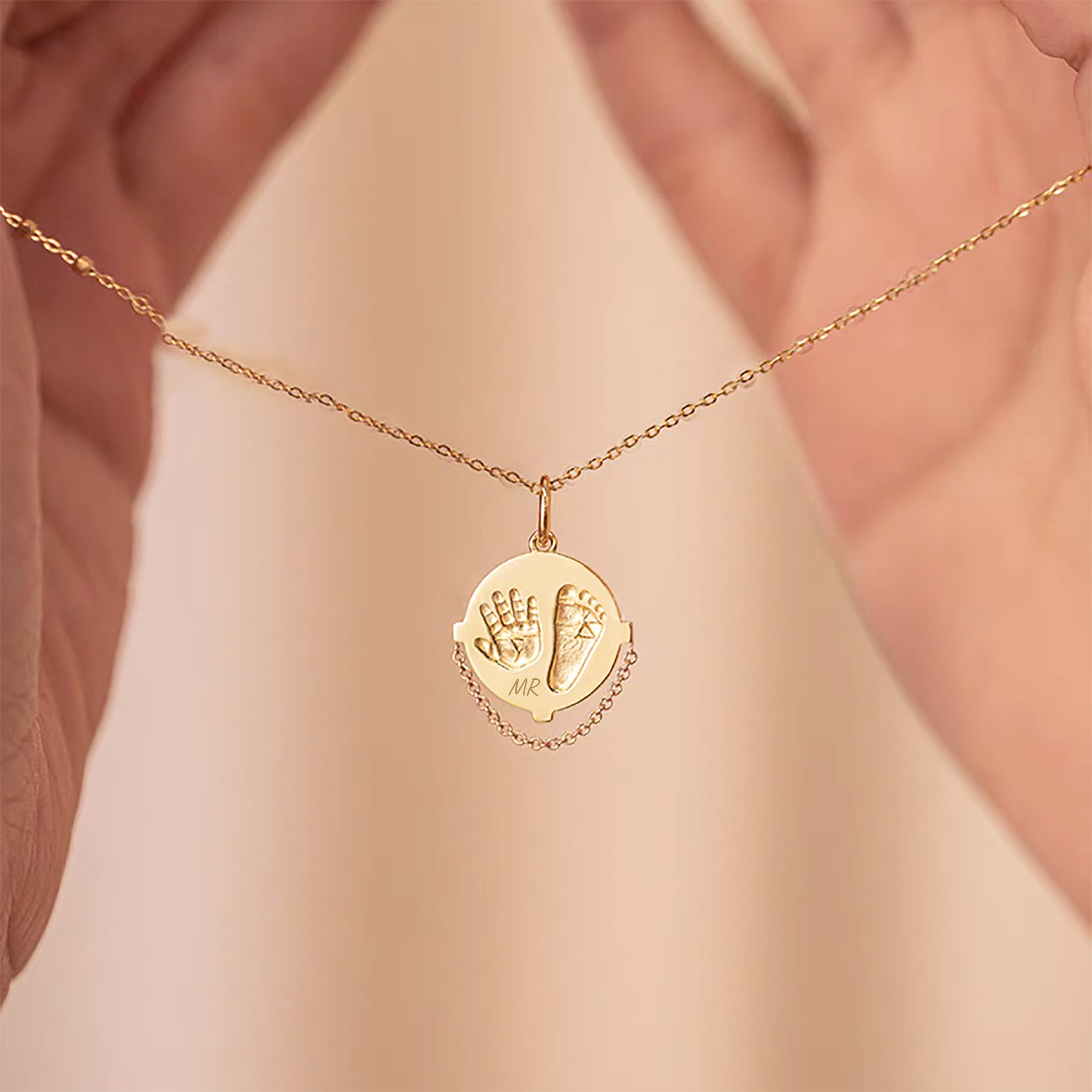 Vogue Cross-Tread:Solid Gold Footprint Necklace