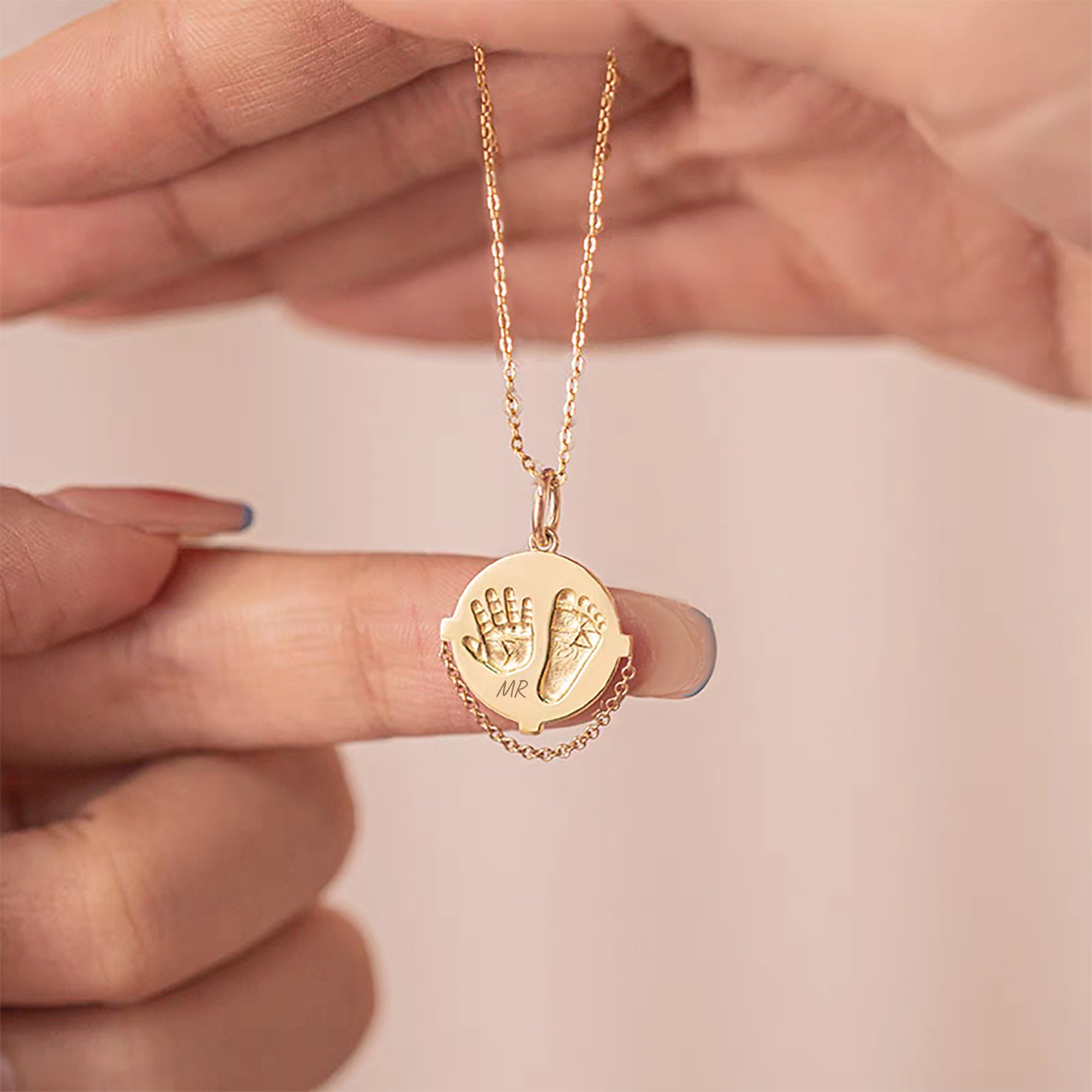 Vogue Cross-Tread:Solid Gold Footprint Necklace