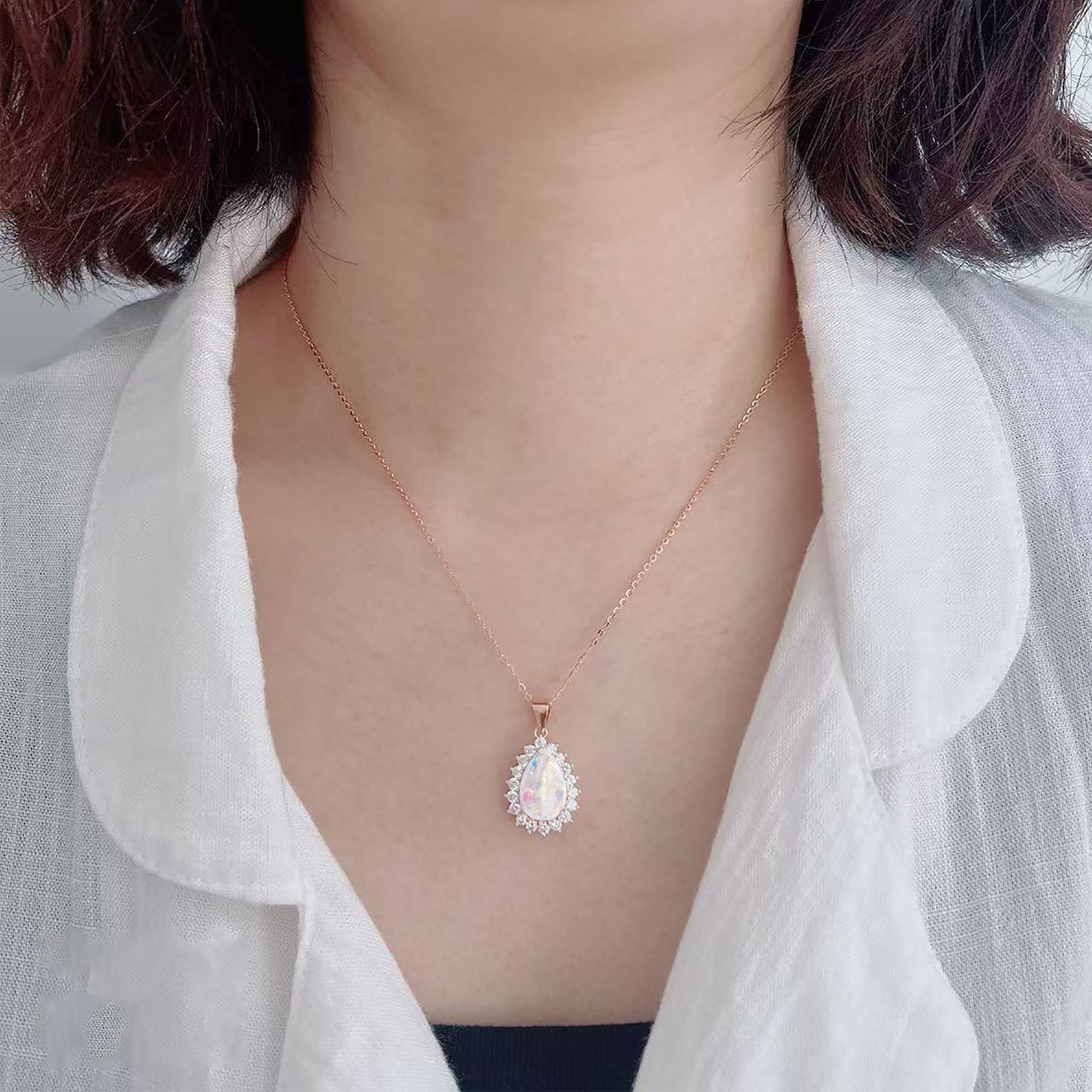 Evelyn Grace: Collar de cenizas