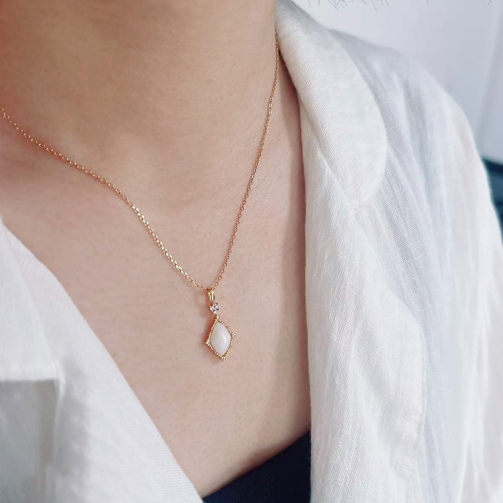Esencia del Amor: Collar de Leche Materna